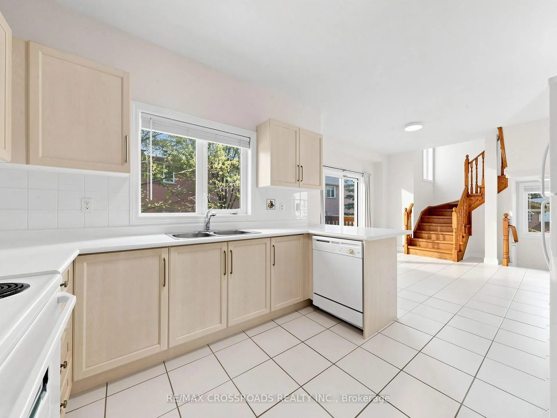 Photo 15 of 52 Drew Kelly Way, Markham, Buttonville — HOMEH