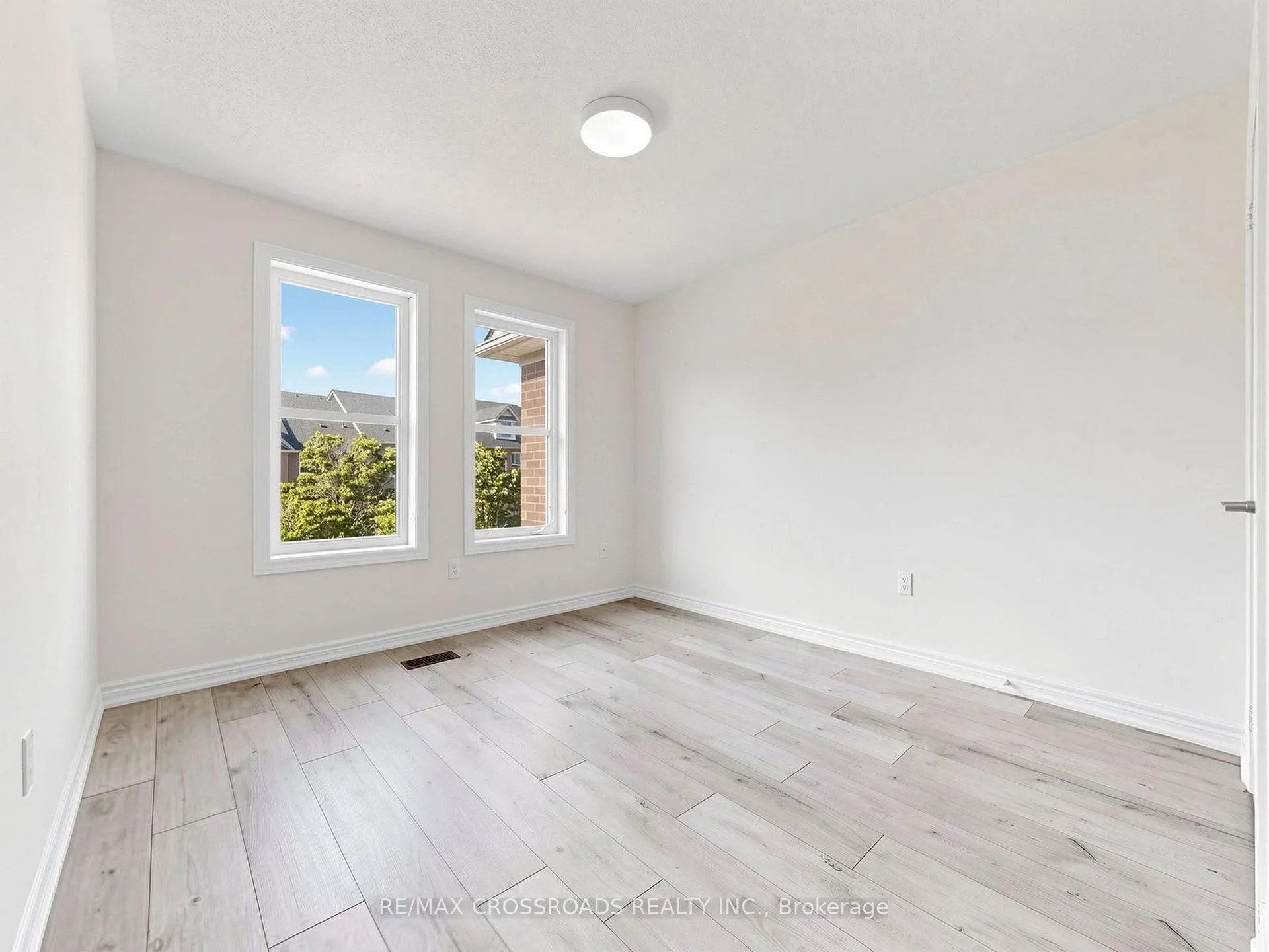 Photo 24 of 52 Drew Kelly Way, Markham, Buttonville — HOMEH