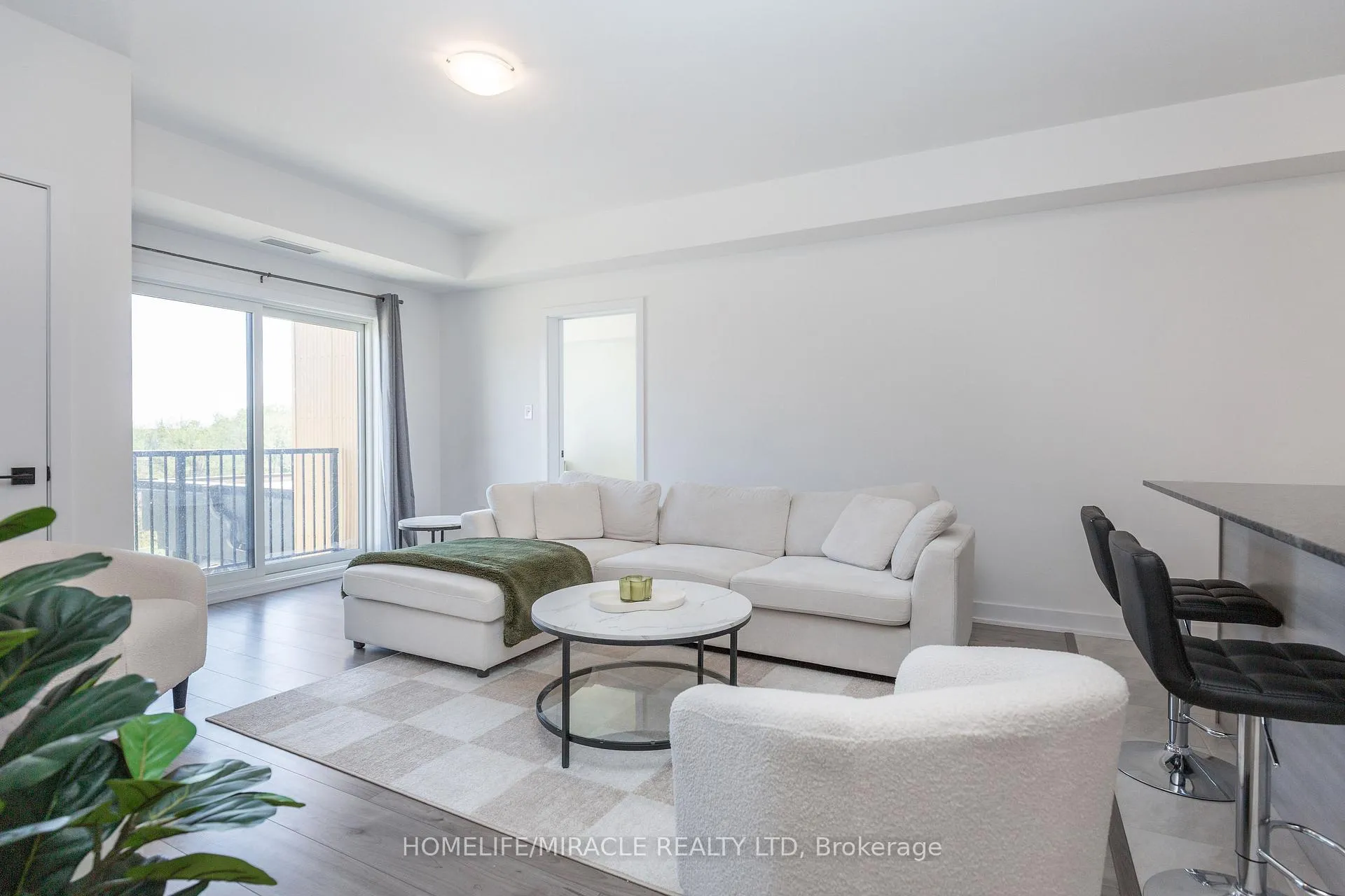 Photo 7 of Unit 207, 8 Culinary Lane, Barrie, Rural Barrie Southeast — HOMEH