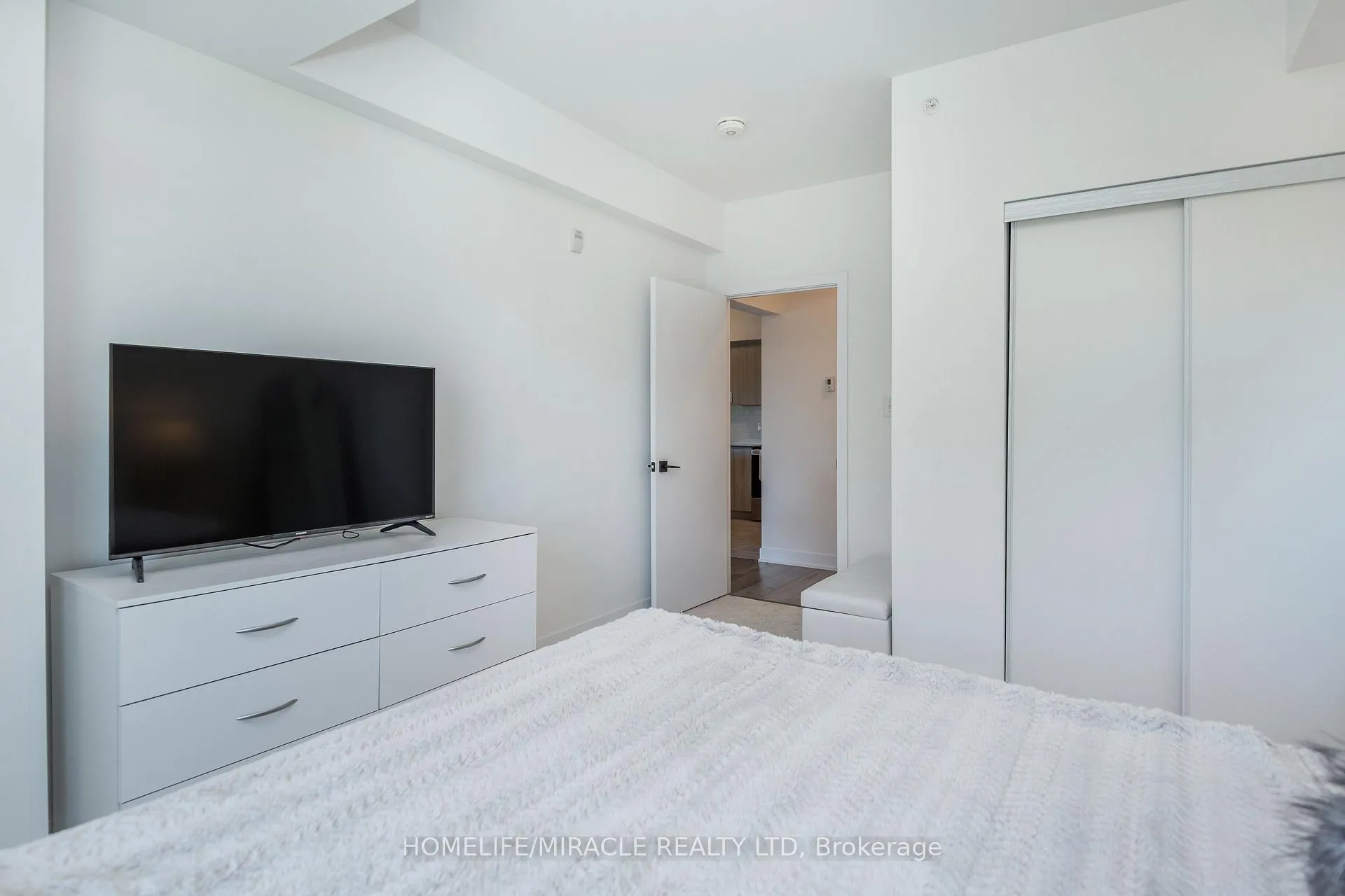 Photo 10 of Unit 207, 8 Culinary Lane, Barrie, Rural Barrie Southeast — HOMEH