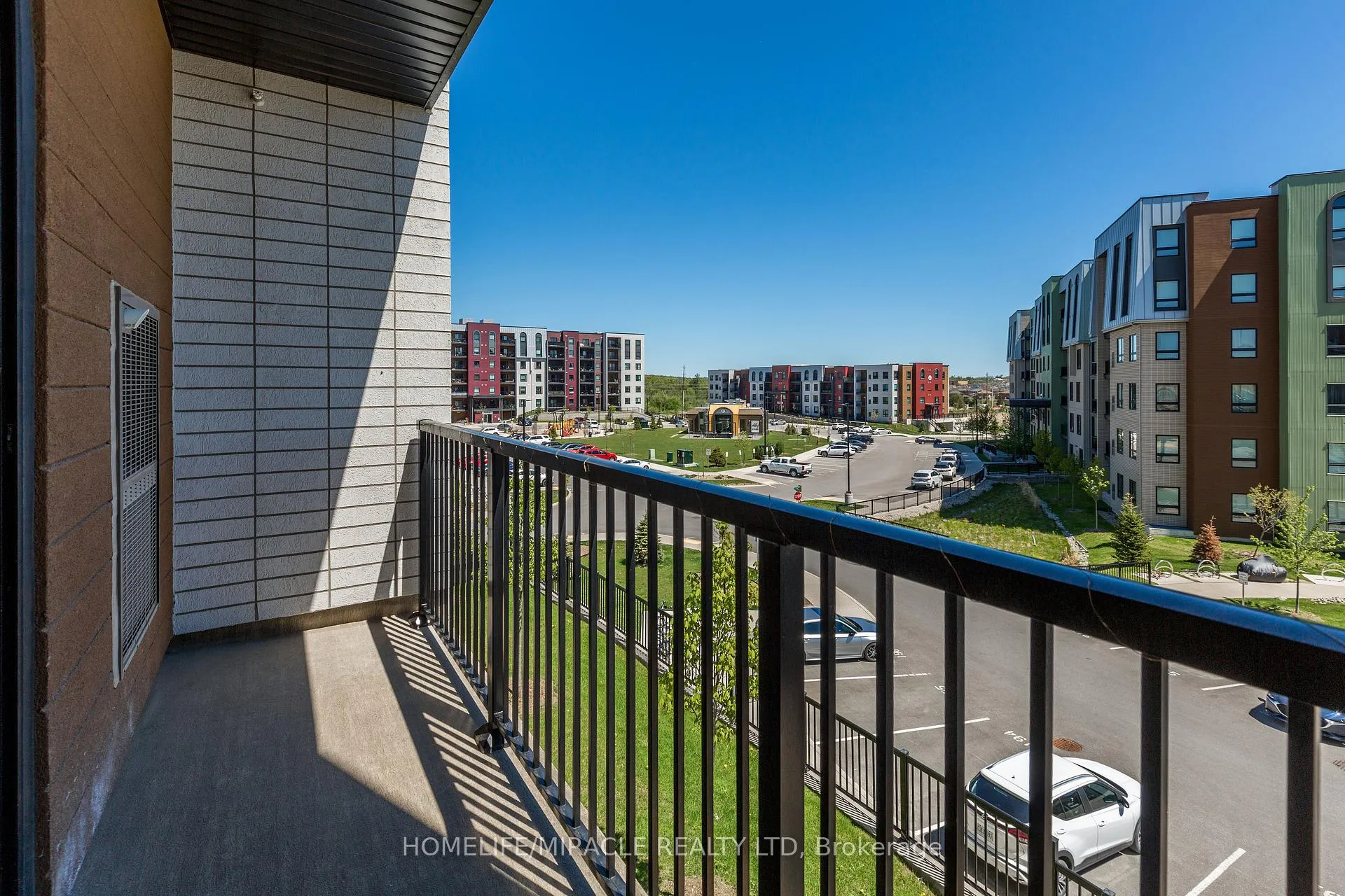 Photo 15 of Unit 207, 8 Culinary Lane, Barrie, Rural Barrie Southeast — HOMEH