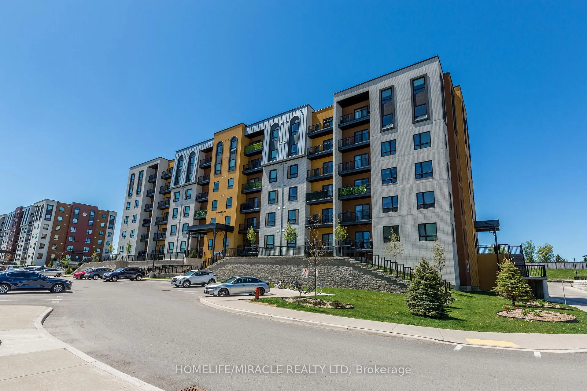 Photo 18 of Unit 207, 8 Culinary Lane, Barrie, Rural Barrie Southeast — HOMEH
