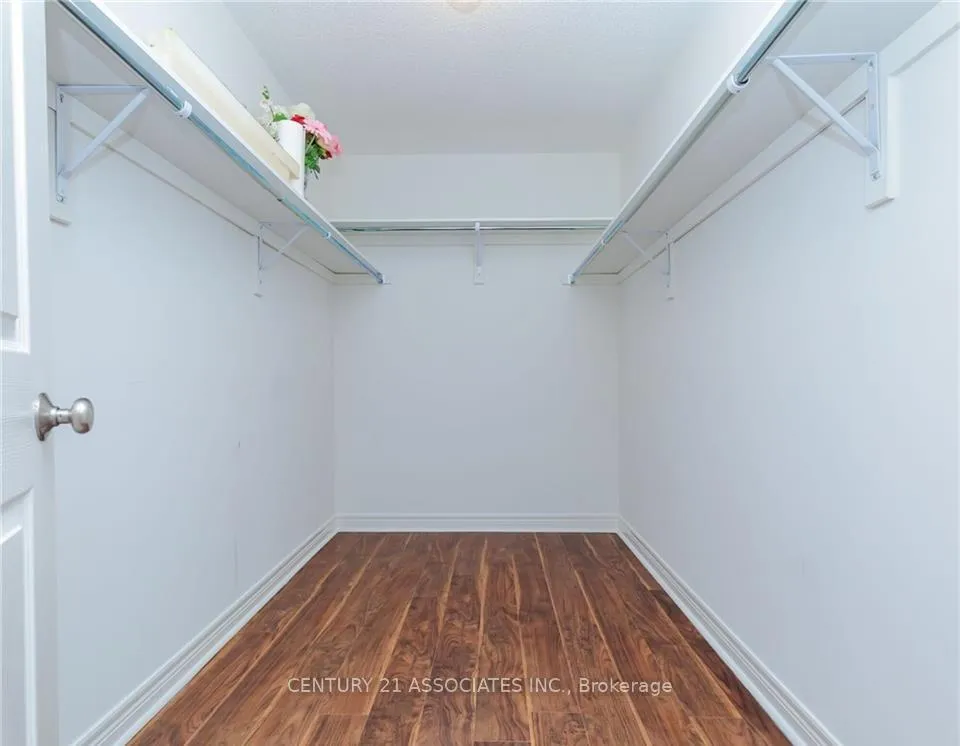 Photo 12 of 106 Barlow Place, Brant, Paris — HOMEH