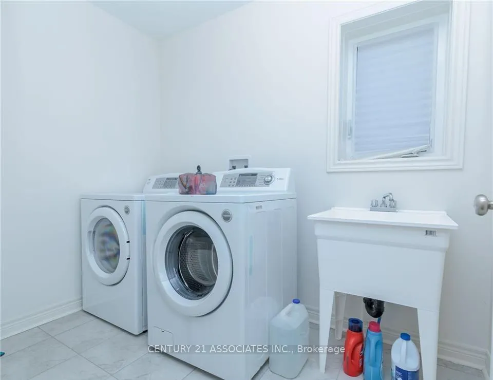 Photo 20 of 106 Barlow Place, Brant, Paris — HOMEH
