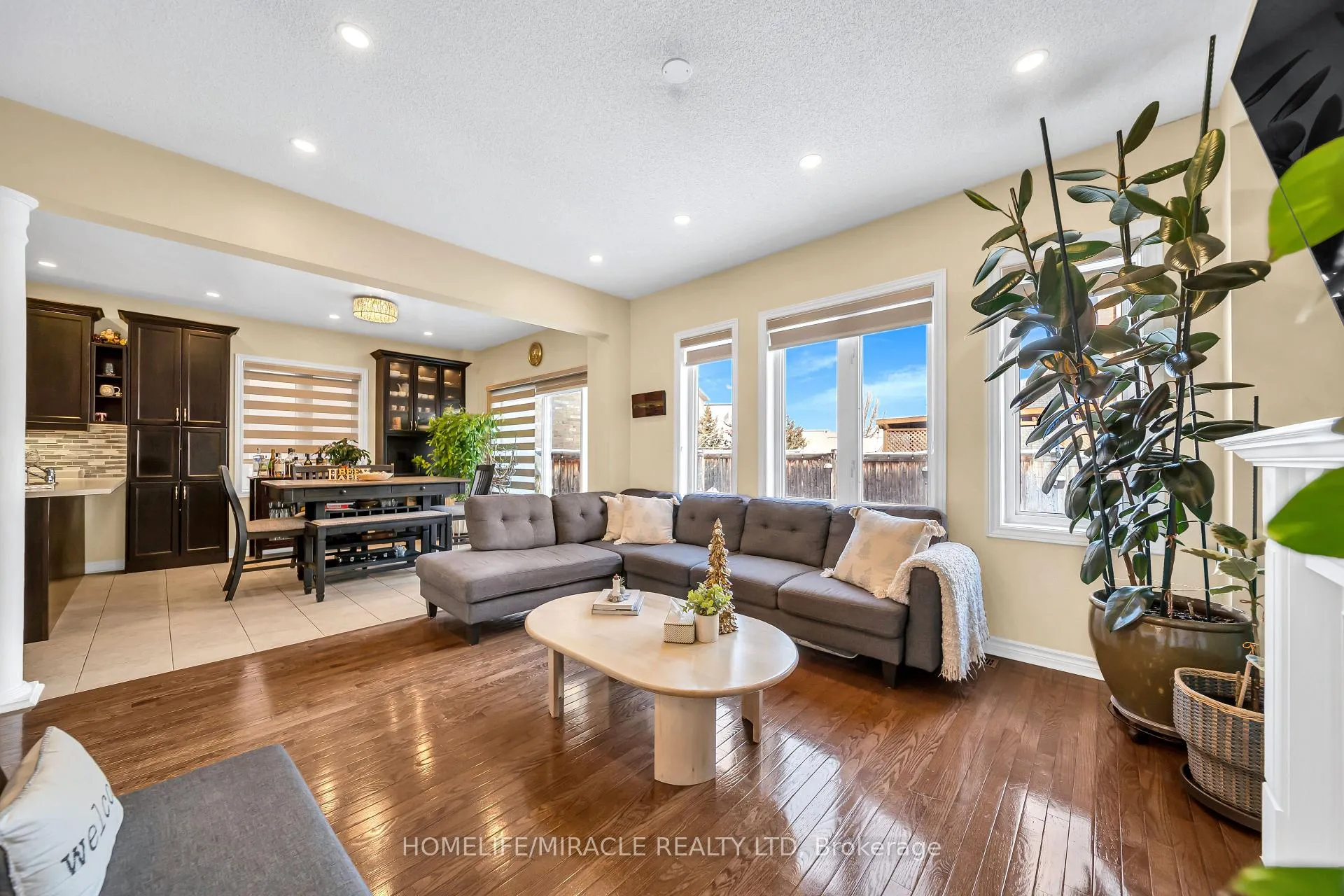 Photo 11 of 4 Templeton Court, Brampton, Bram East — HOMEH