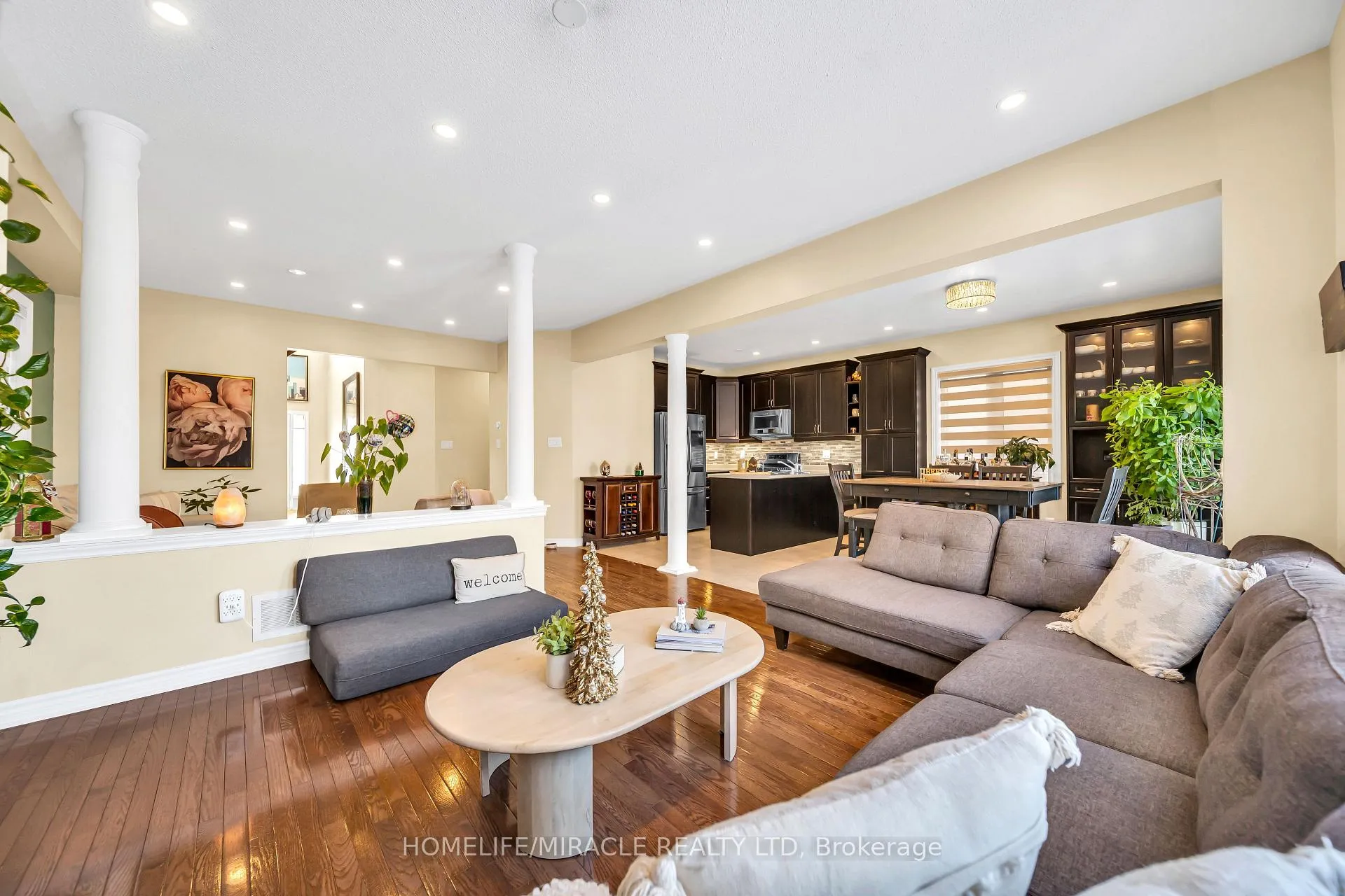 Photo 12 of 4 Templeton Court, Brampton, Bram East — HOMEH