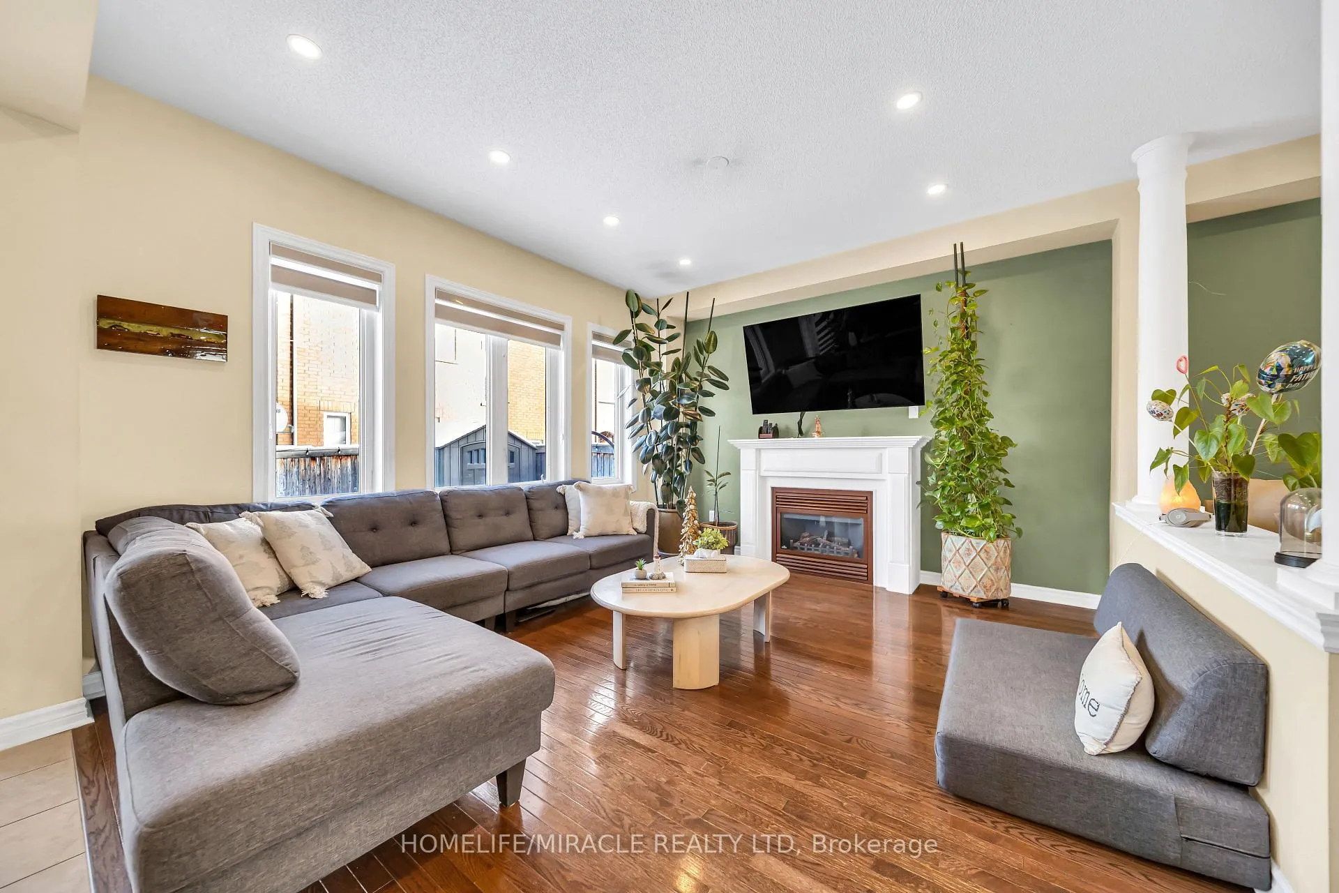 Photo 13 of 4 Templeton Court, Brampton, Bram East — HOMEH