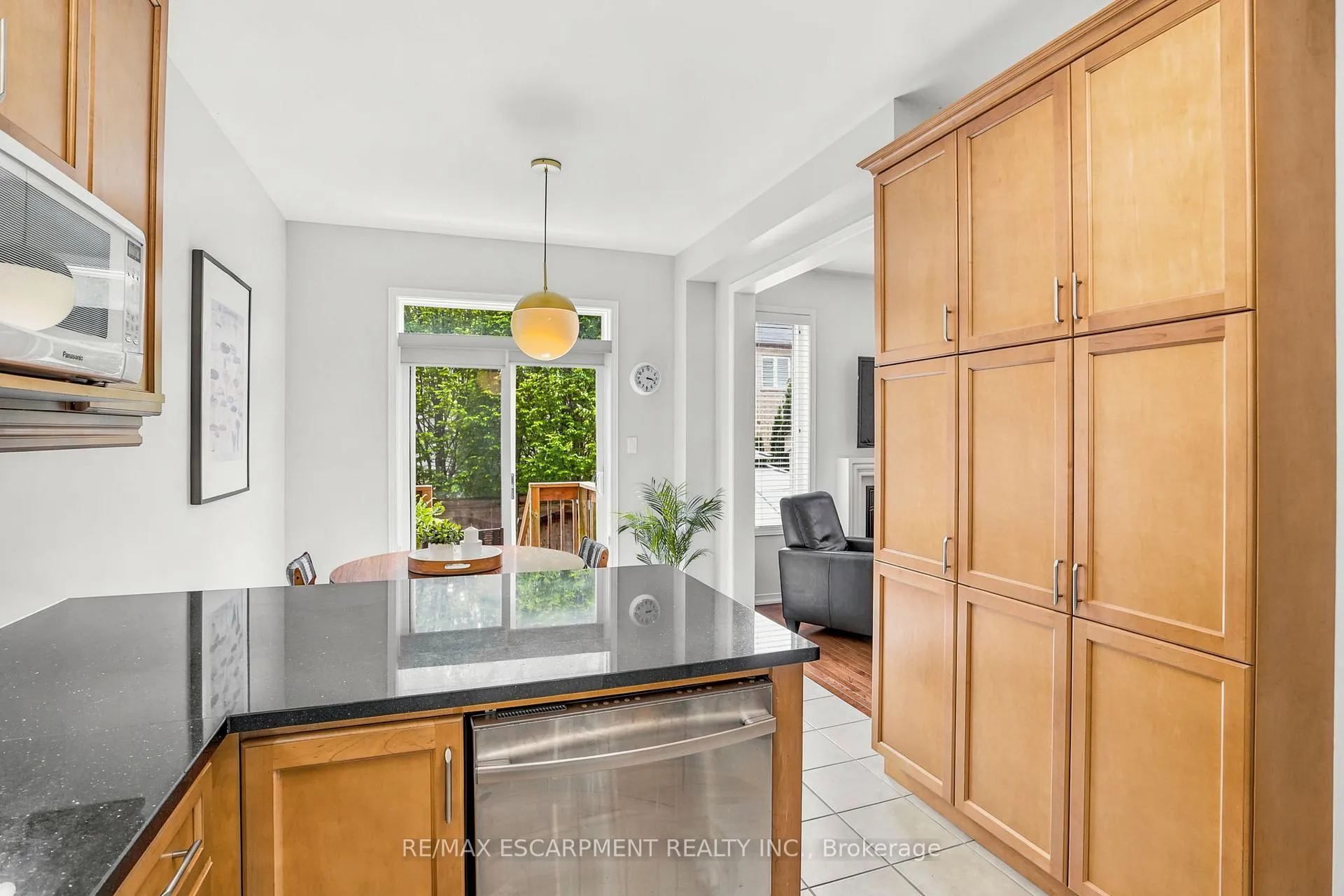 Photo 16 of 22 Cathedral Street, Hamilton, Waterdown — HOMEH