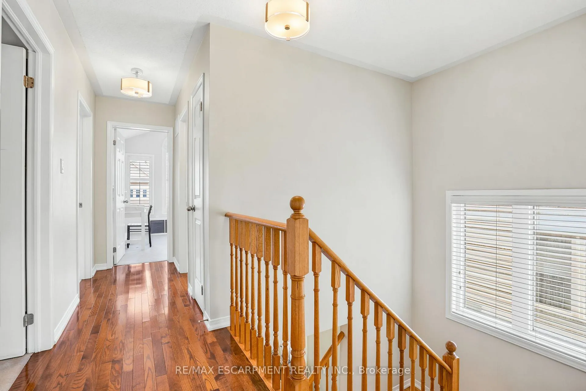 Photo 23 of 22 Cathedral Street, Hamilton, Waterdown — HOMEH