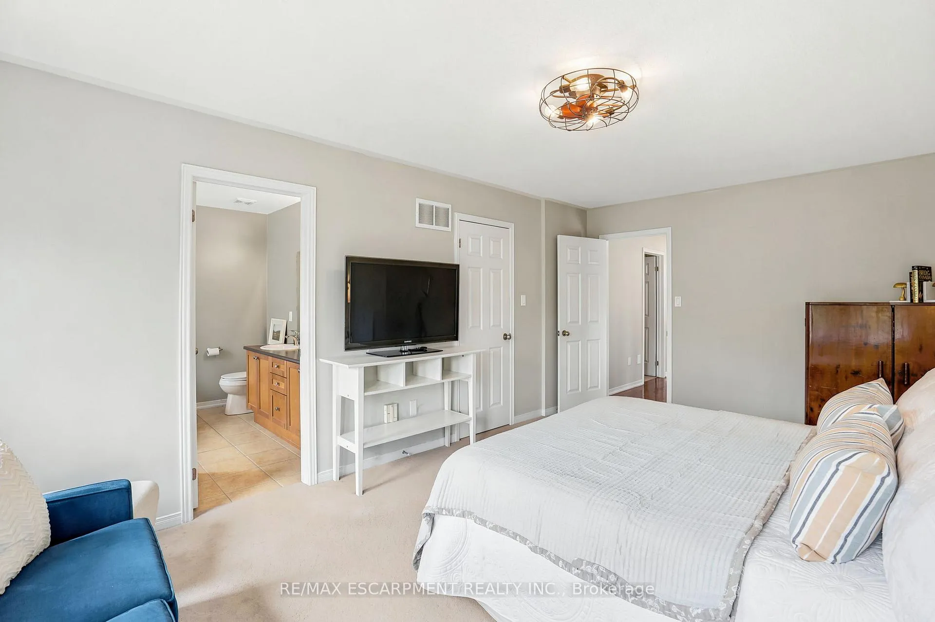 Photo 26 of 22 Cathedral Street, Hamilton, Waterdown — HOMEH