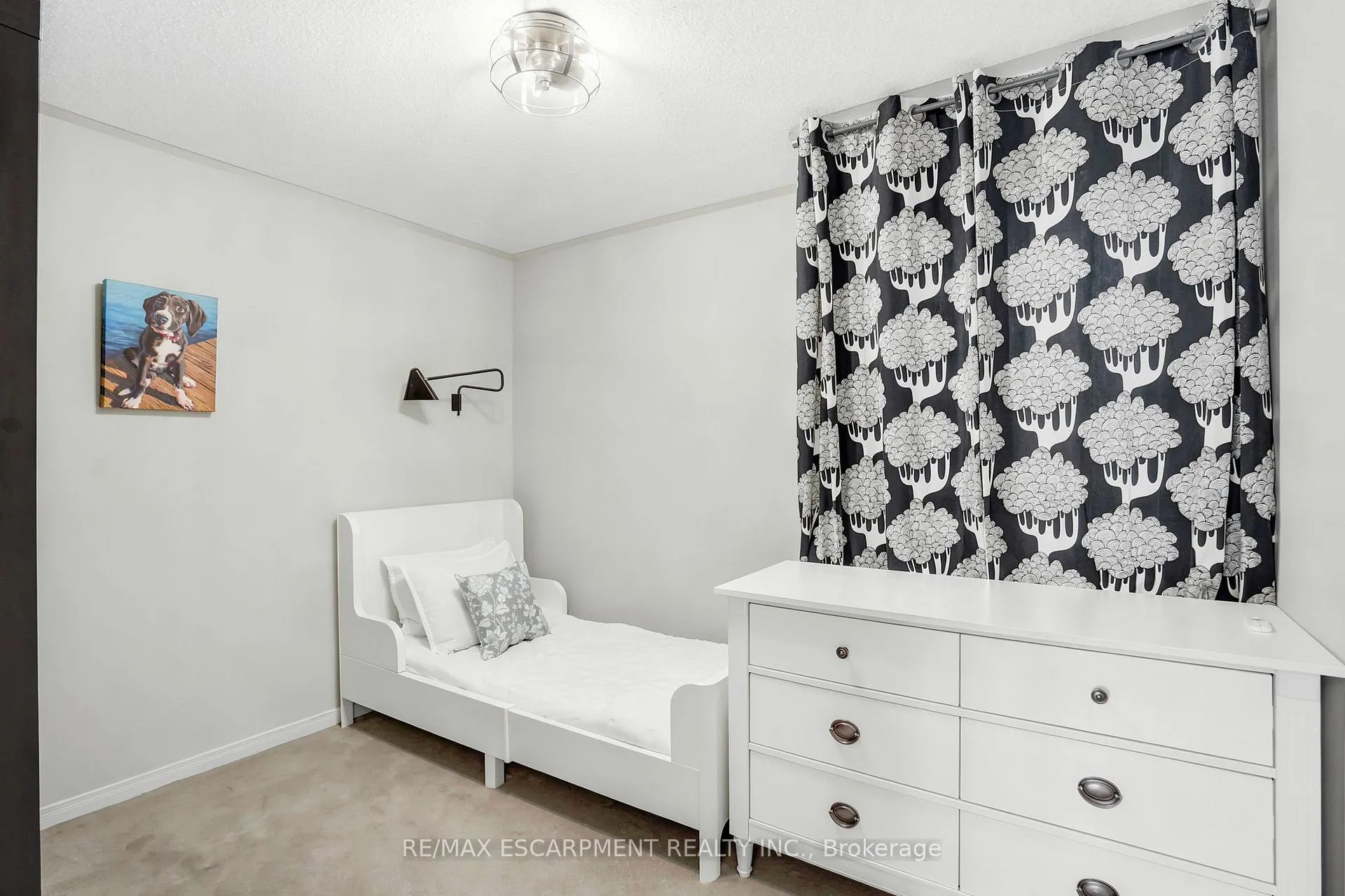 Photo 31 of 22 Cathedral Street, Hamilton, Waterdown — HOMEH