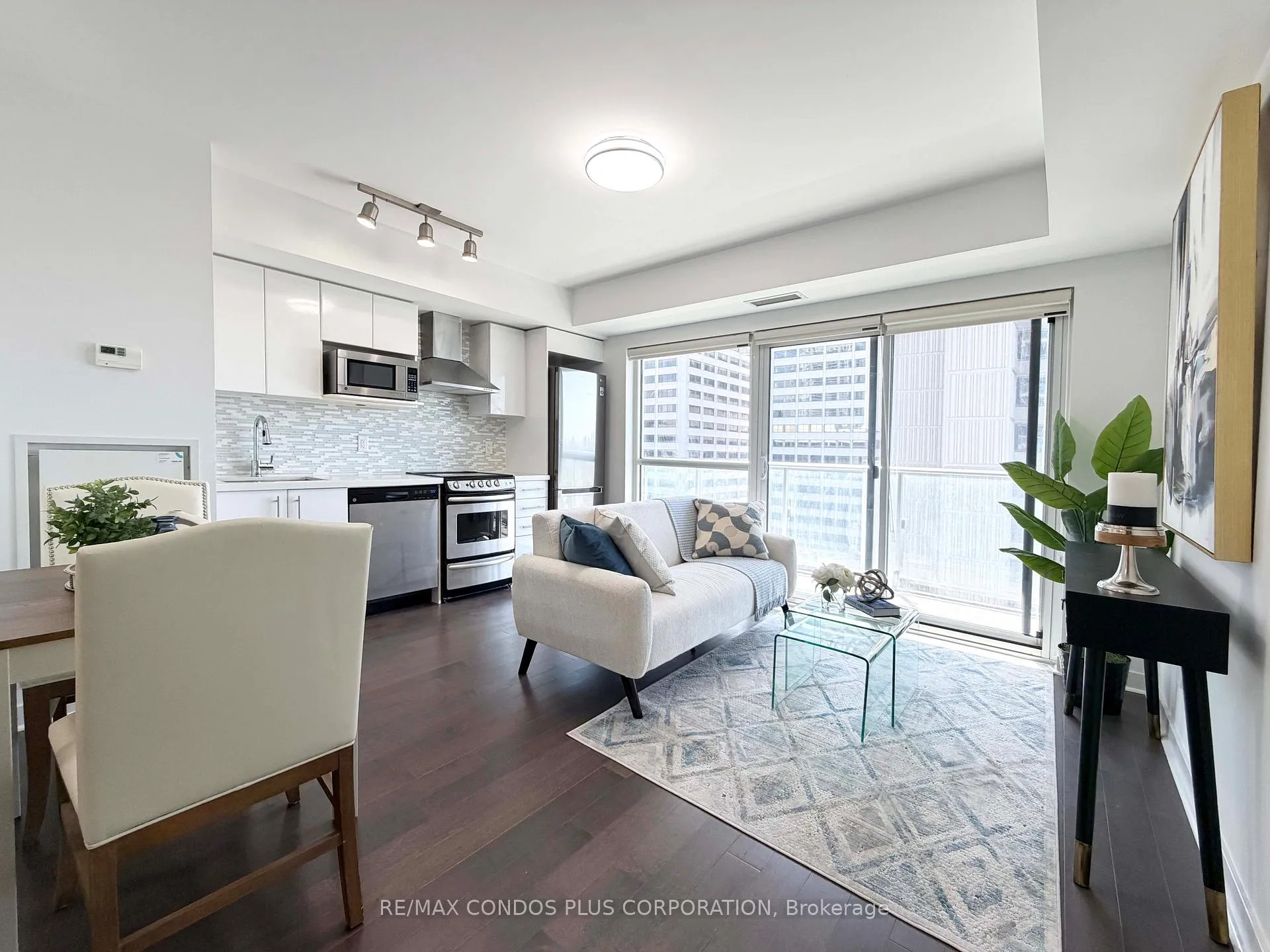 Photo 3 of Unit 1508, 58 Orchard View Boulevard, Toronto, Yonge-Eglinton — HOMEH
