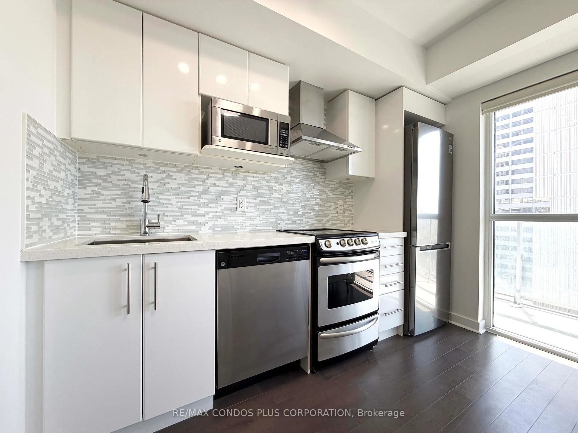 Photo 11 of Unit 1508, 58 Orchard View Boulevard, Toronto, Yonge-Eglinton — HOMEH