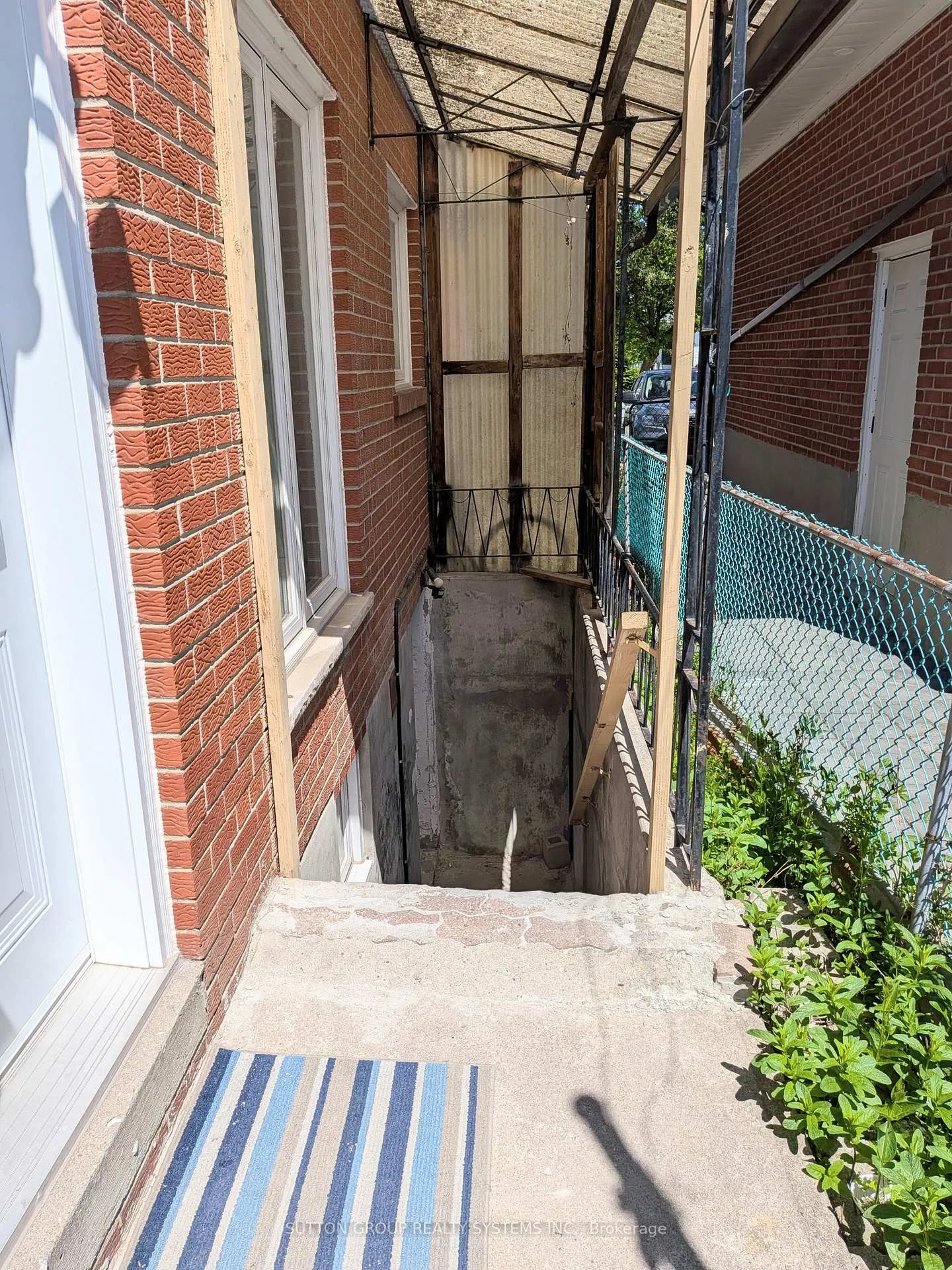 Photo 13 of Unit Basement, 41 Annabelle Drive, Etobicoke, Mount Olive-Silverstone-Jamestown — HOMEH