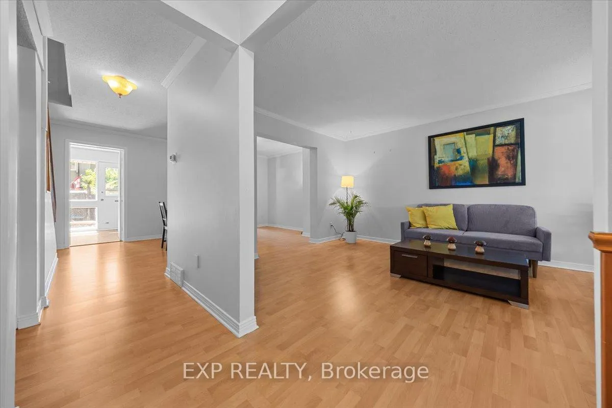 Photo 4 of Unit 14, 21 Midland Crescent, Ottawa, Arlington Woods — HOMEH