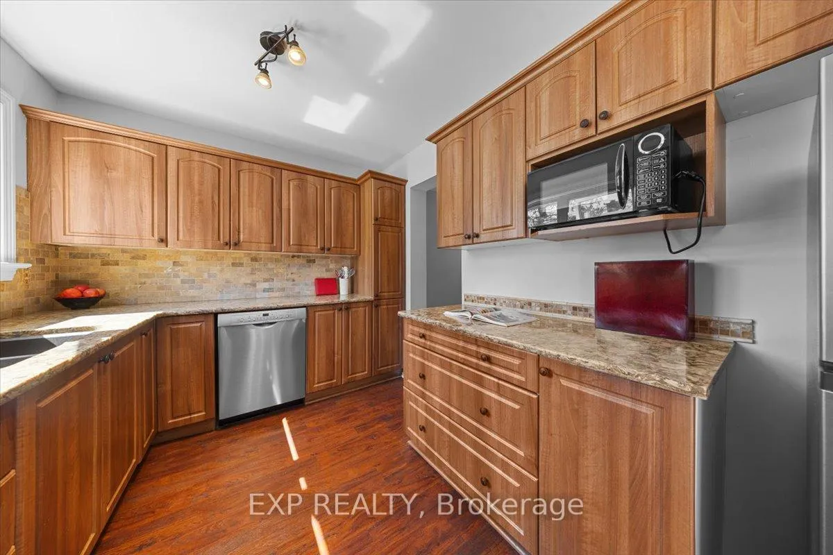 Photo 13 of Unit 14, 21 Midland Crescent, Ottawa, Arlington Woods — HOMEH