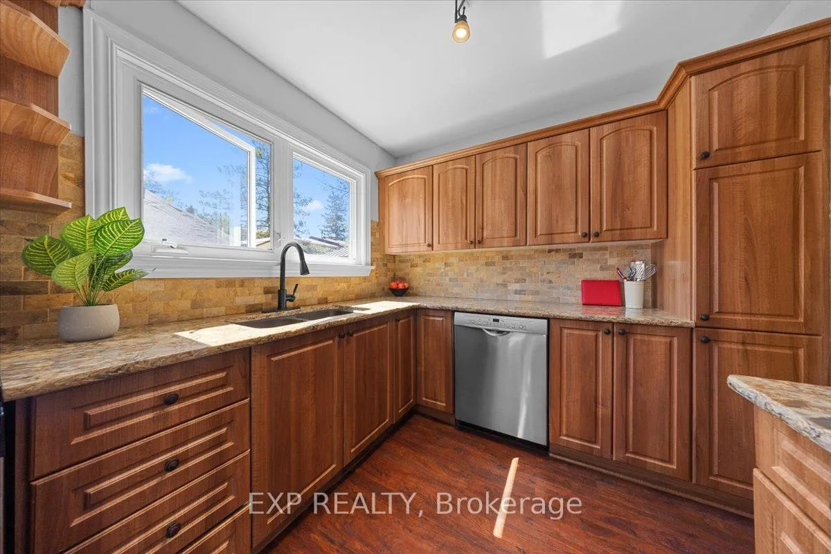 Photo 16 of Unit 14, 21 Midland Crescent, Ottawa, Arlington Woods — HOMEH