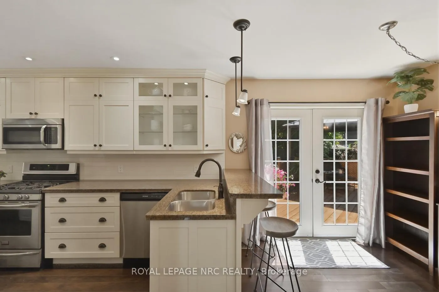 Photo 18 of 2 Meadowbrook Lane, Pelham, Fonthill — HOMEH