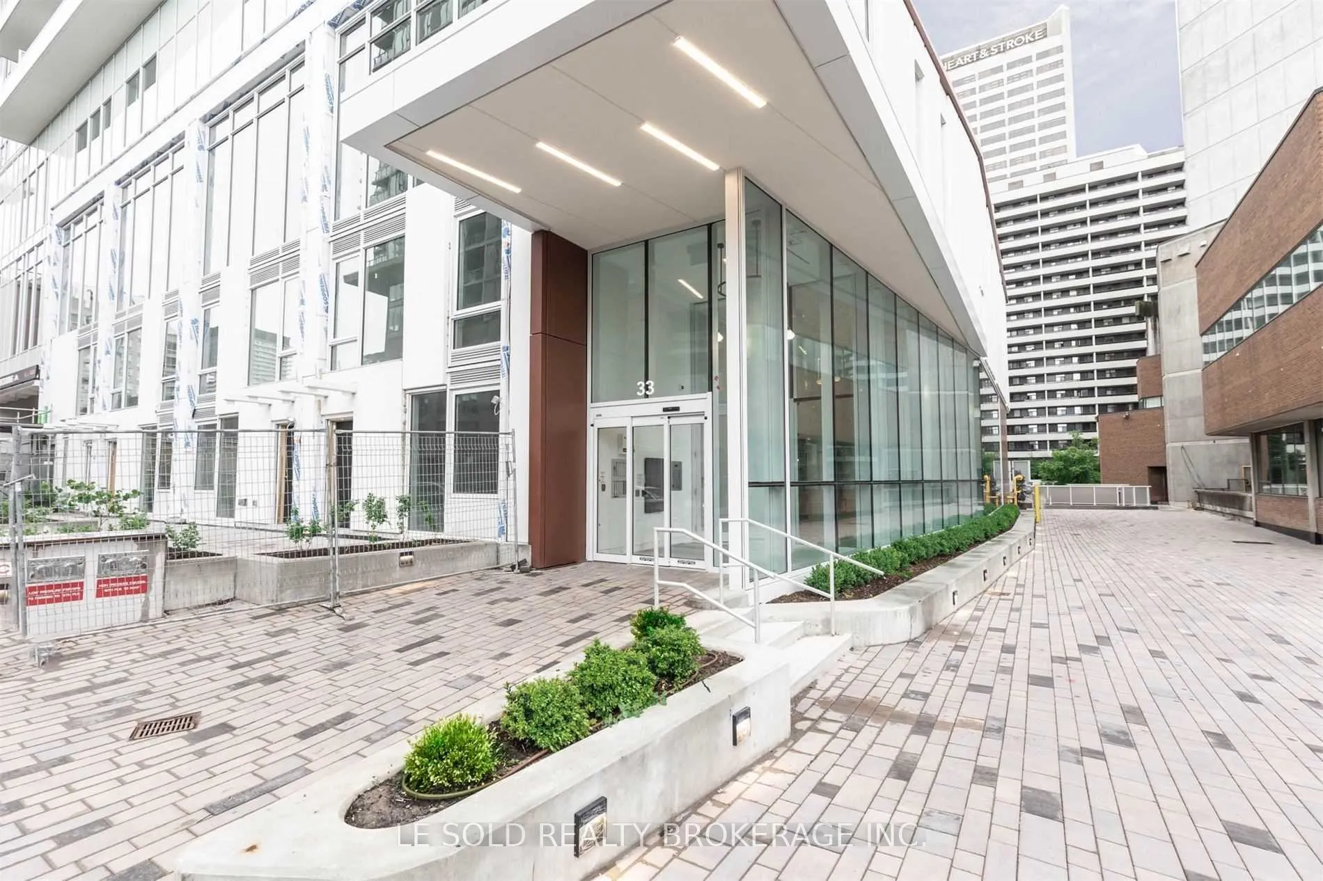 Photo 3 of Unit 617, 33 Helendale Avenue, Toronto, Yonge-Eglinton — HOMEH