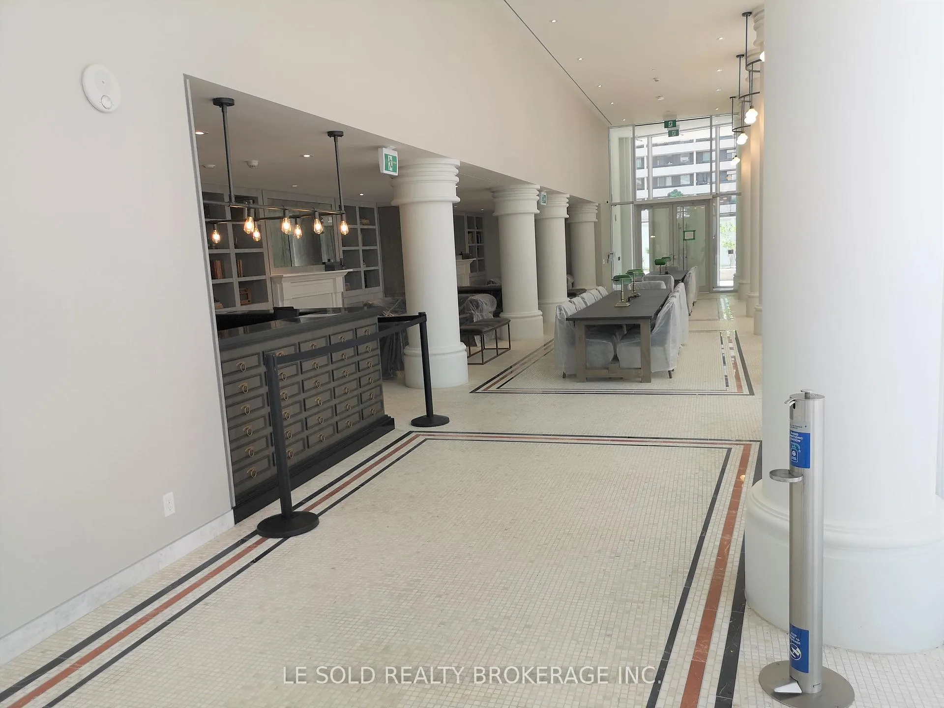 Photo 4 of Unit 617, 33 Helendale Avenue, Toronto, Yonge-Eglinton — HOMEH