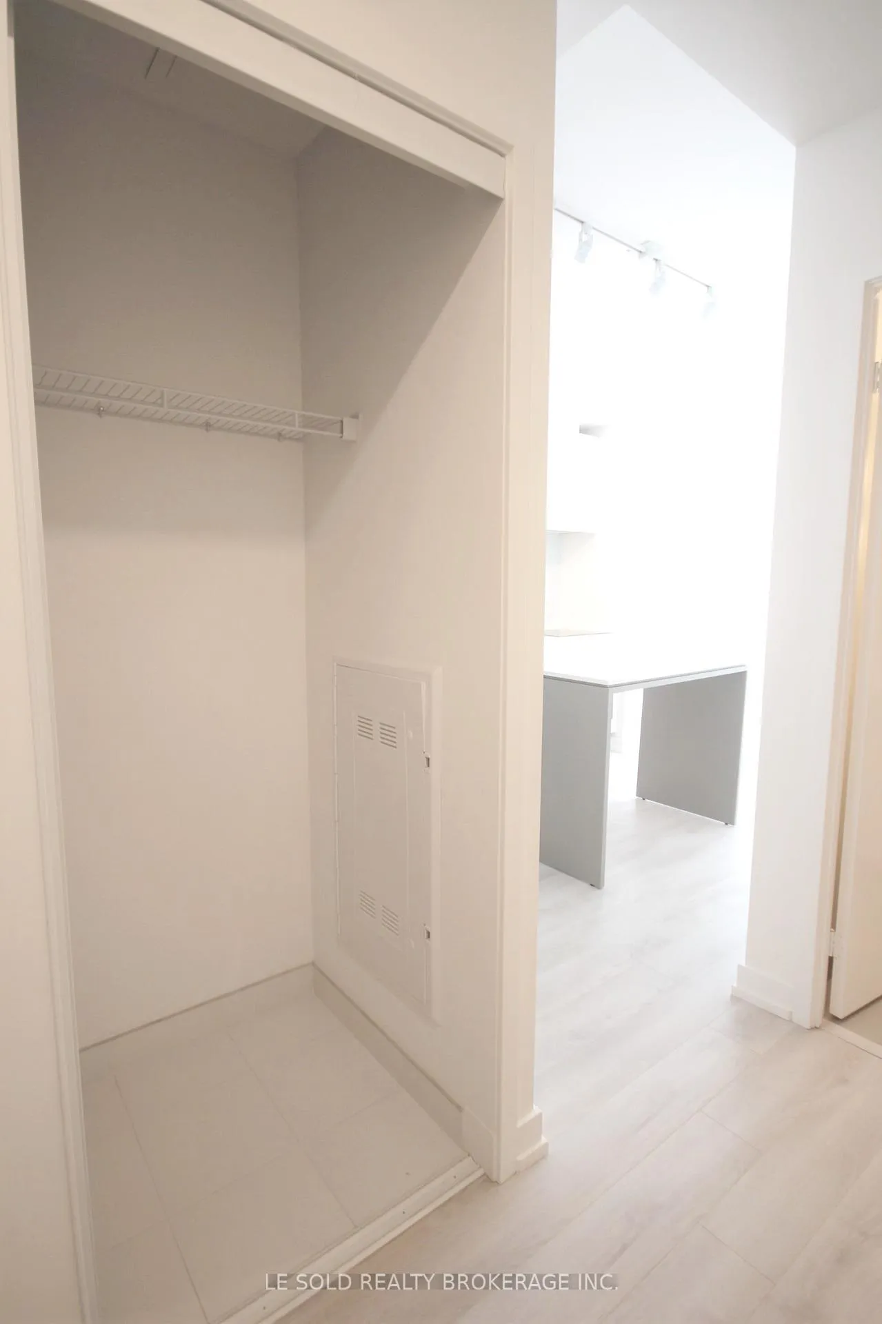 Photo 11 of Unit 617, 33 Helendale Avenue, Toronto, Yonge-Eglinton — HOMEH