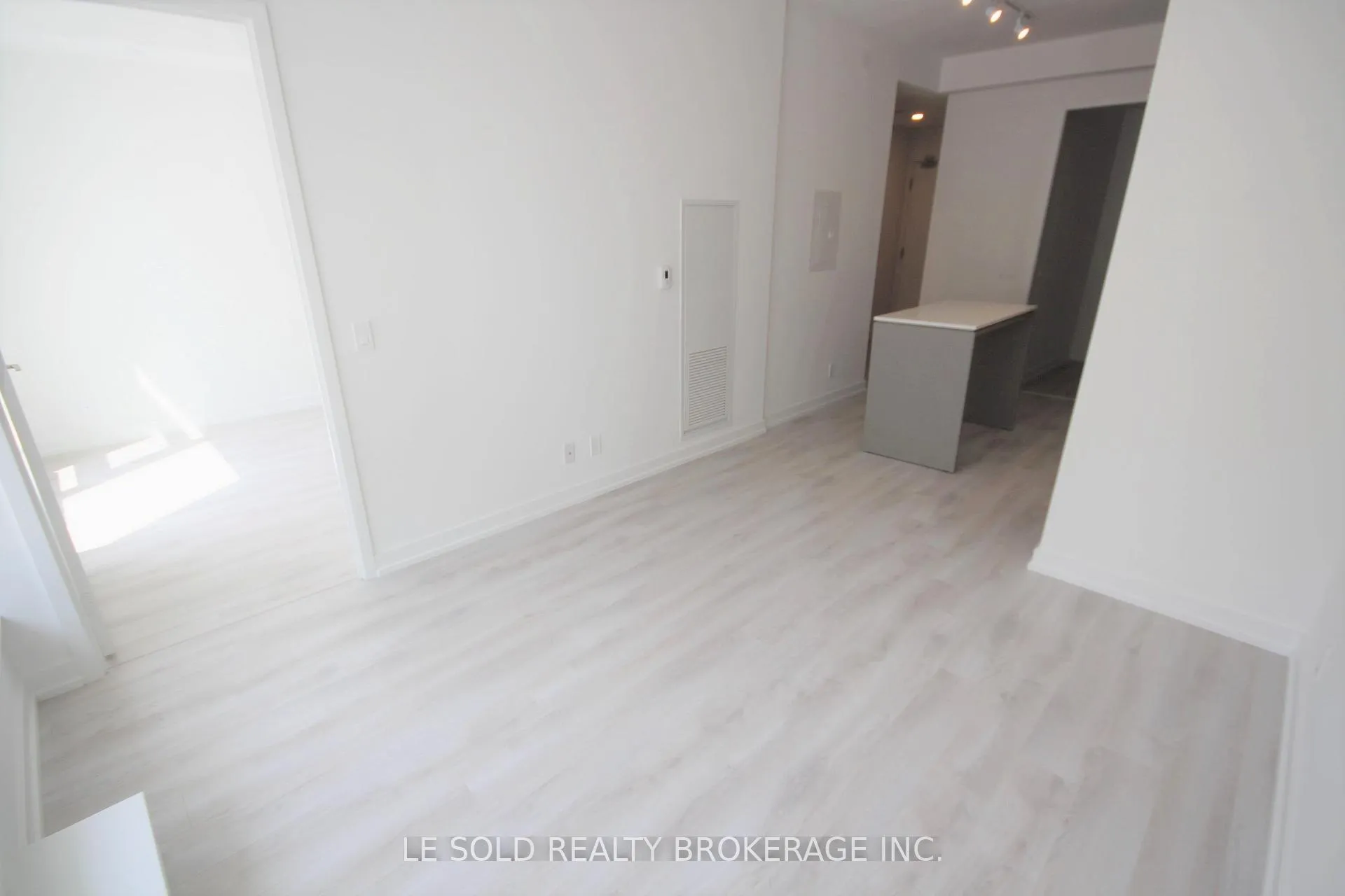 Photo 19 of Unit 617, 33 Helendale Avenue, Toronto, Yonge-Eglinton — HOMEH