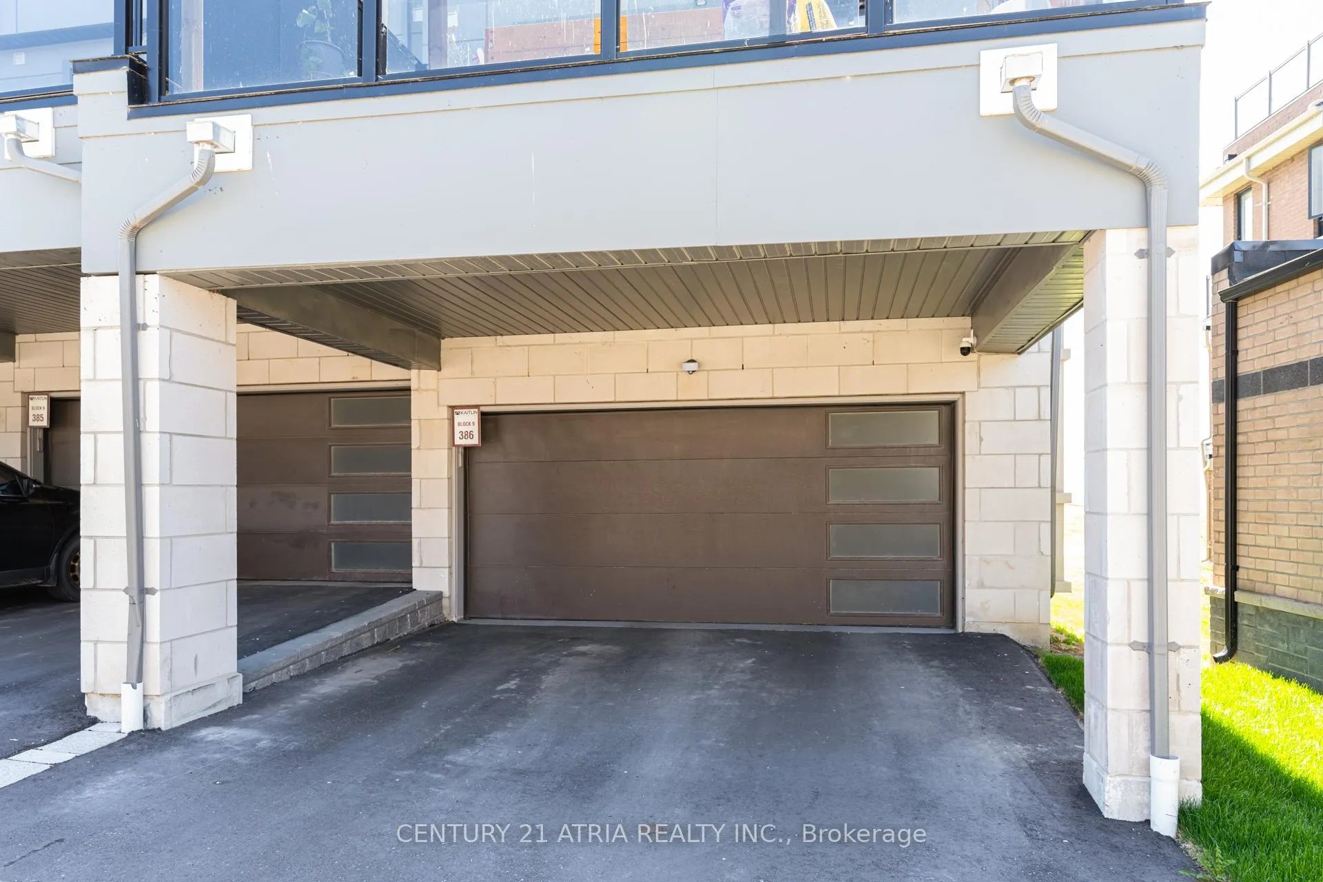 Photo 4 of 659 Port Darlington Road, Clarington, Bowmanville — HOMEH