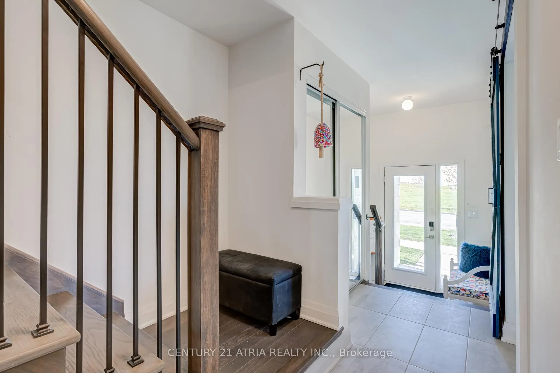 Photo 5 of 659 Port Darlington Road, Clarington, Bowmanville — HOMEH