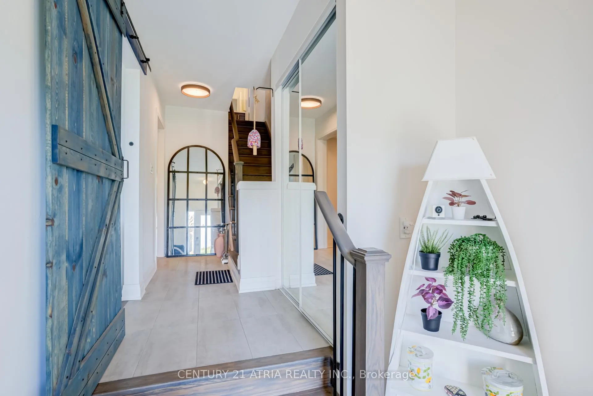 Photo 7 of 659 Port Darlington Road, Clarington, Bowmanville — HOMEH