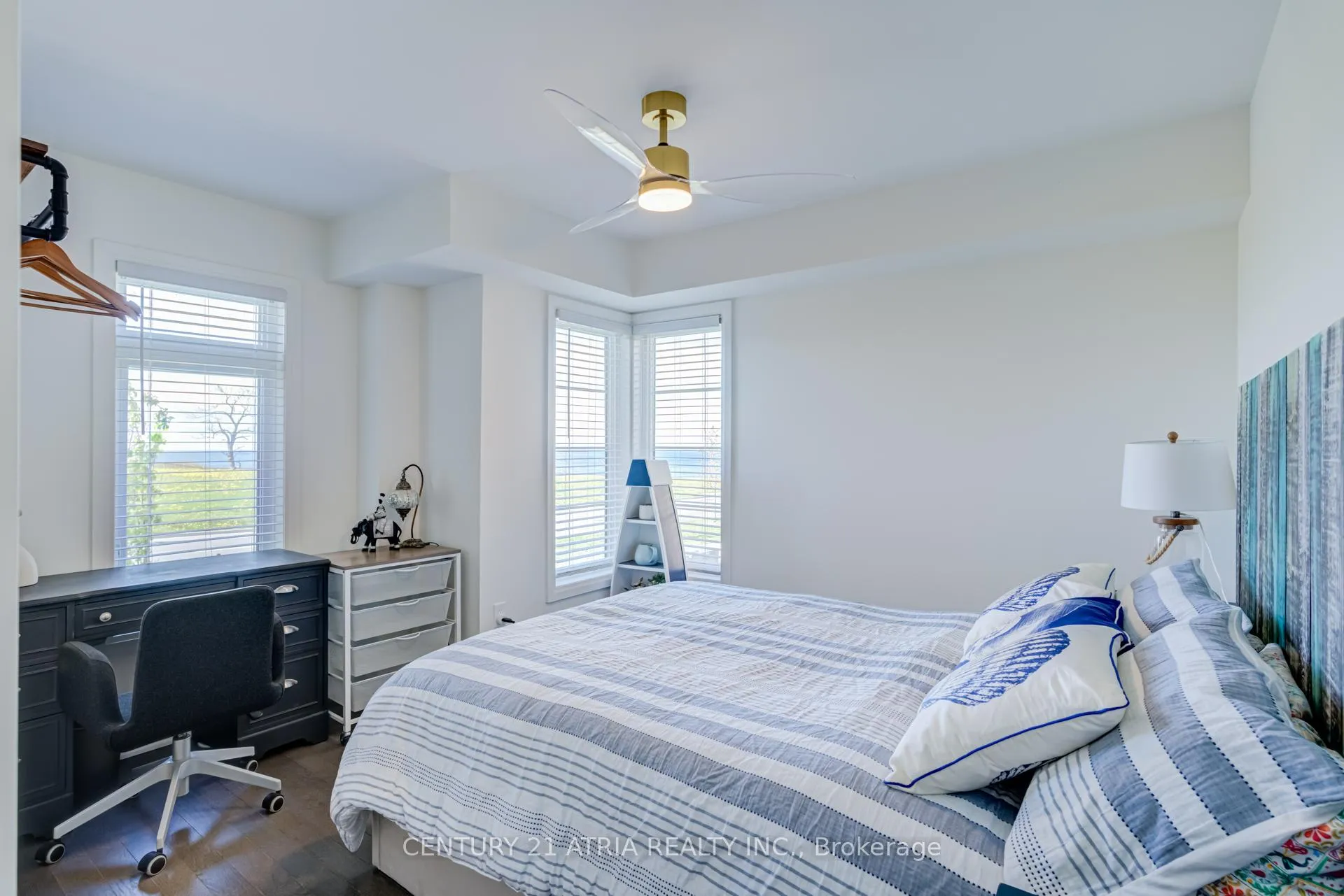 Photo 8 of 659 Port Darlington Road, Clarington, Bowmanville — HOMEH