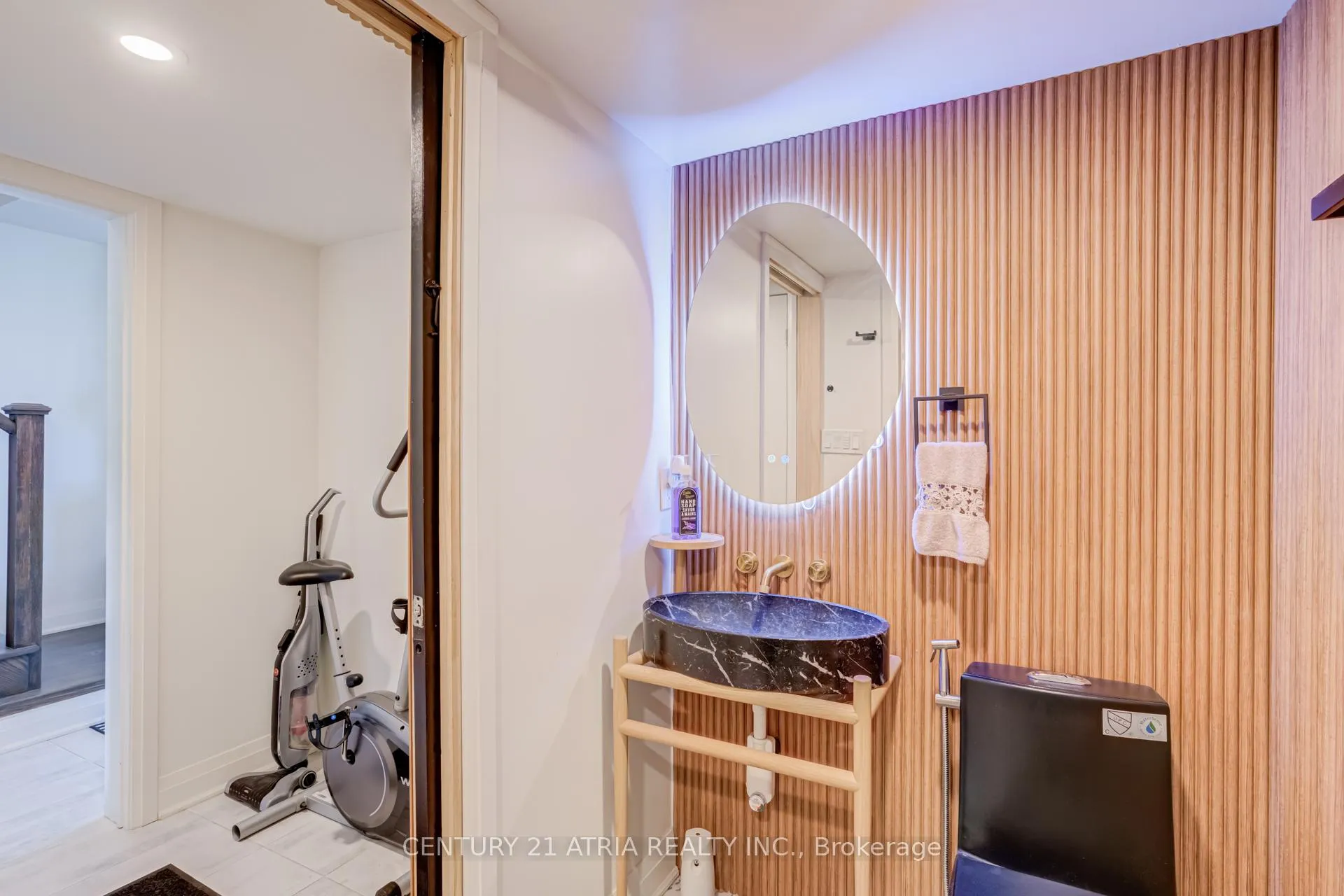 Photo 12 of 659 Port Darlington Road, Clarington, Bowmanville — HOMEH