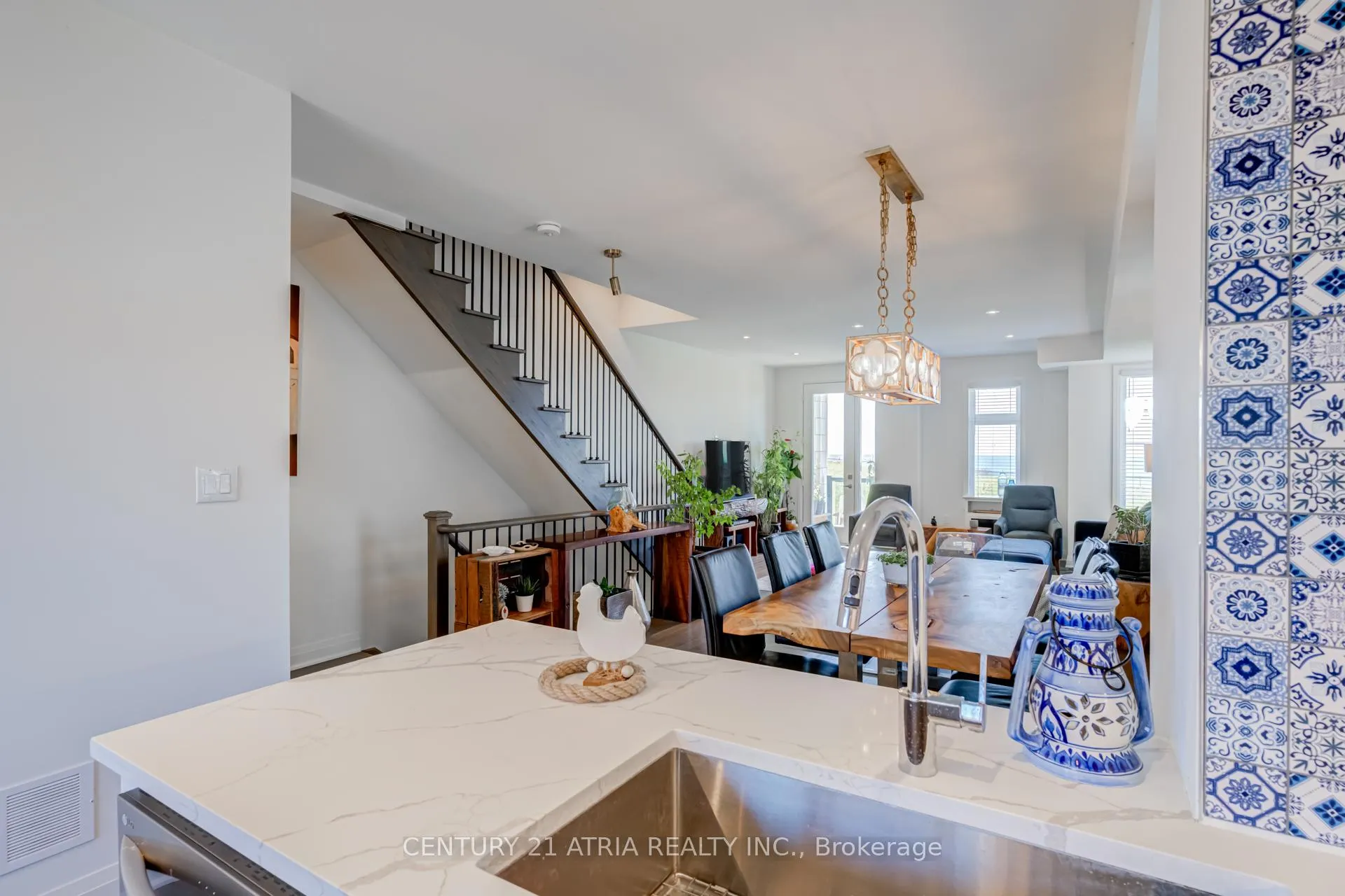 Photo 23 of 659 Port Darlington Road, Clarington, Bowmanville — HOMEH