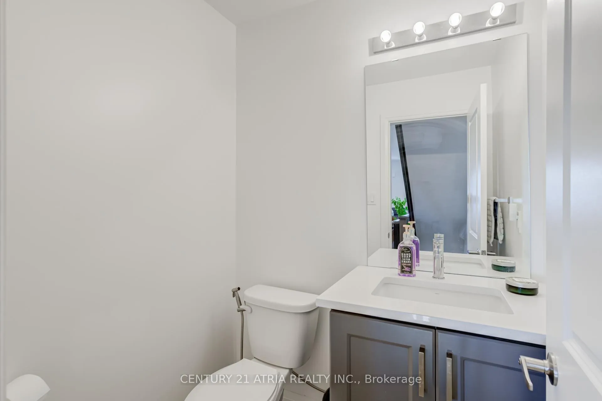 Photo 28 of 659 Port Darlington Road, Clarington, Bowmanville — HOMEH