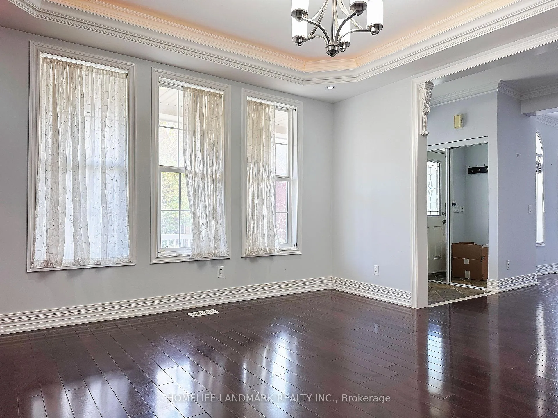 Photo 3 of 18 Woodgrove Trail, Markham, Angus Glen — HOMEH