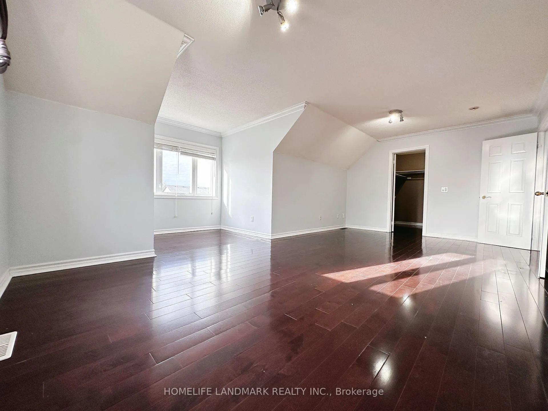 Photo 17 of 18 Woodgrove Trail, Markham, Angus Glen — HOMEH