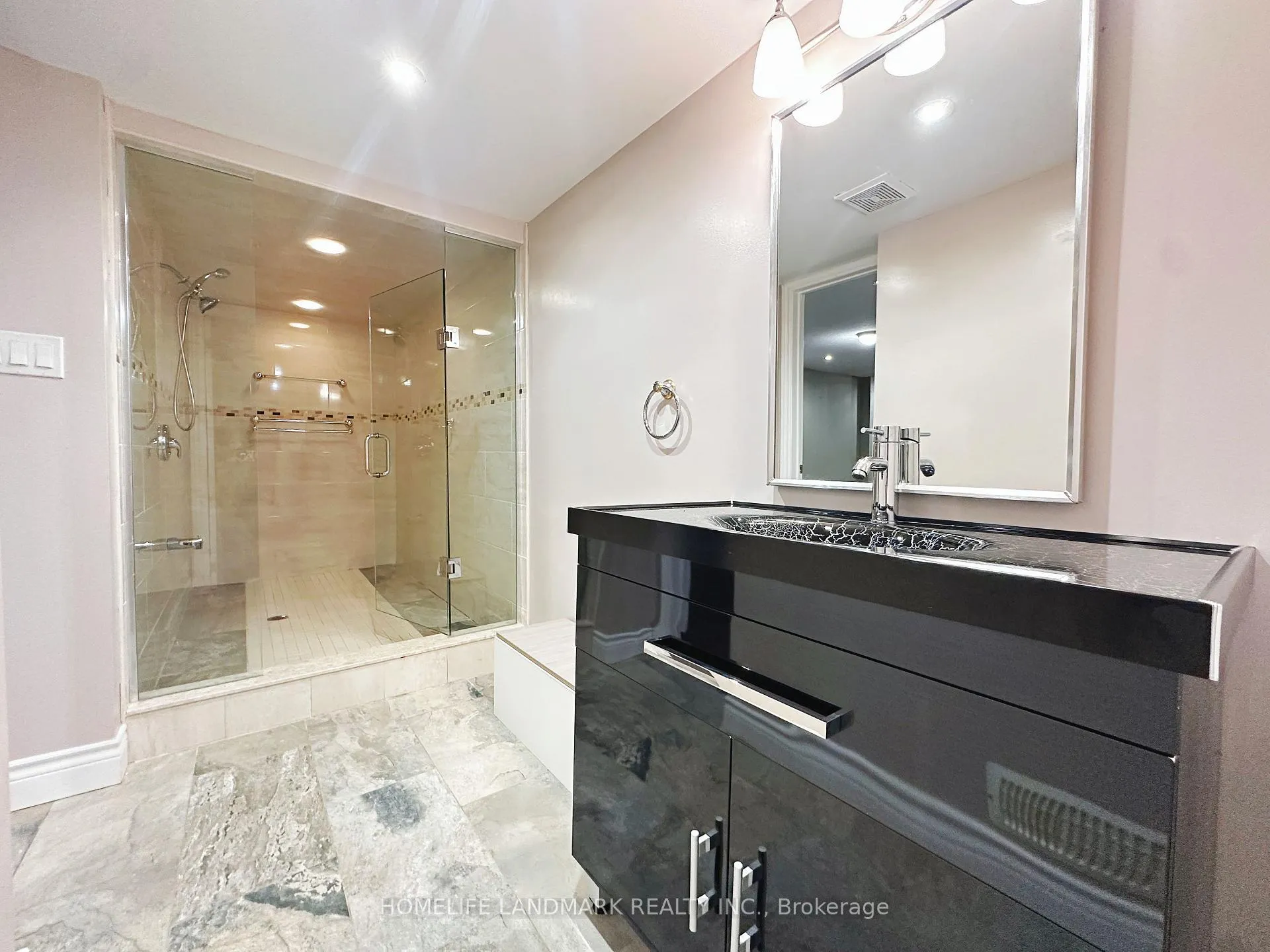 Photo 22 of 18 Woodgrove Trail, Markham, Angus Glen — HOMEH