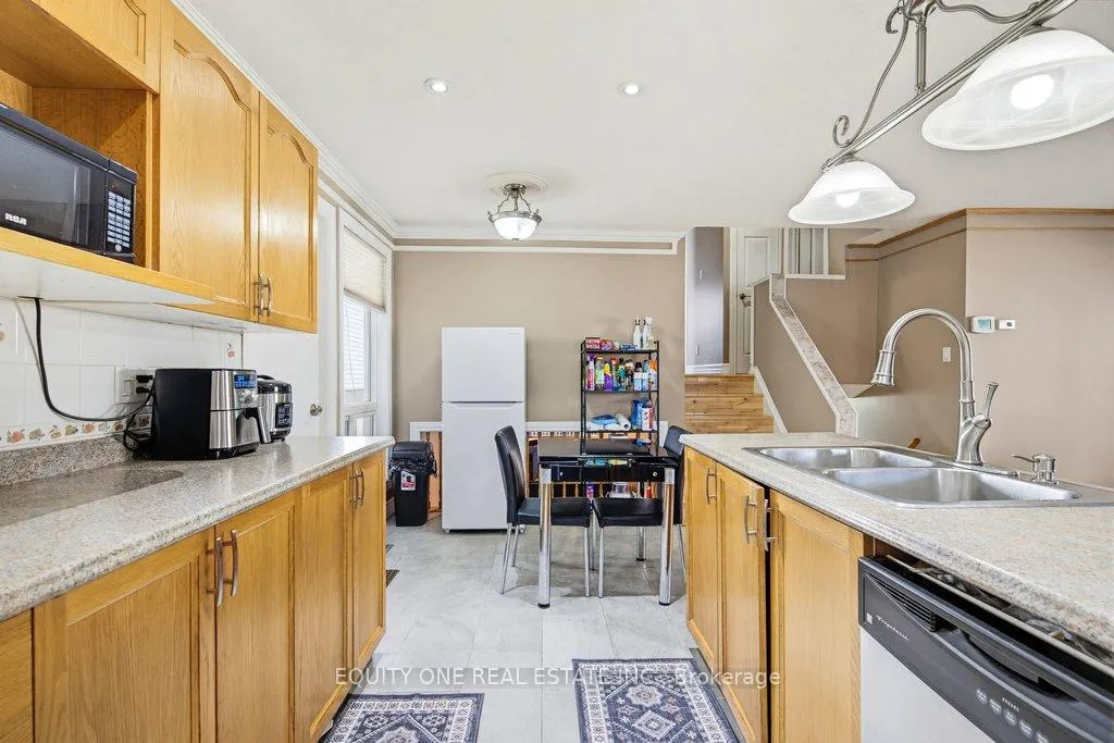 Photo 10 of 1112 Burgundy Lane, Ottawa, Convent Glen — HOMEH