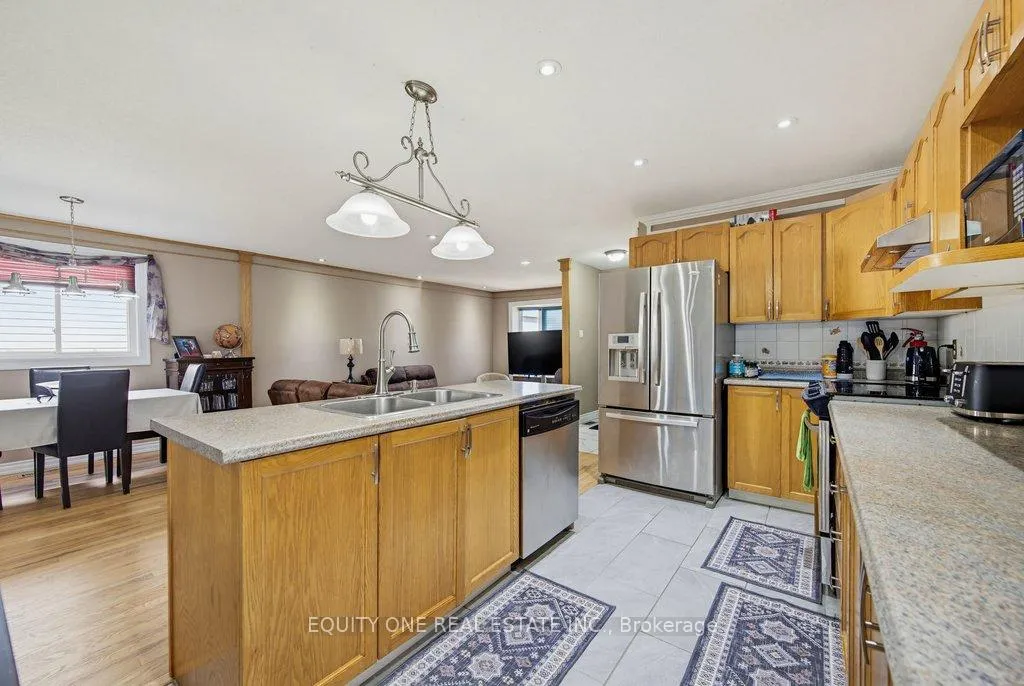 Photo 12 of 1112 Burgundy Lane, Ottawa, Convent Glen — HOMEH