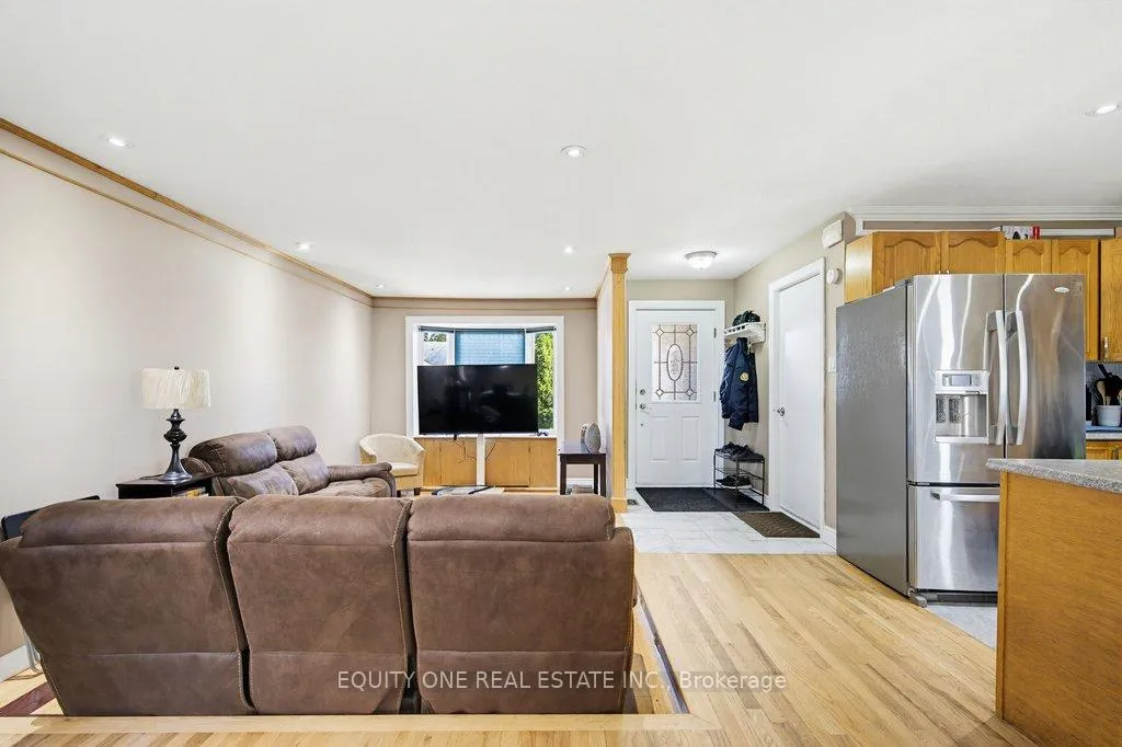 Photo 13 of 1112 Burgundy Lane, Ottawa, Convent Glen — HOMEH