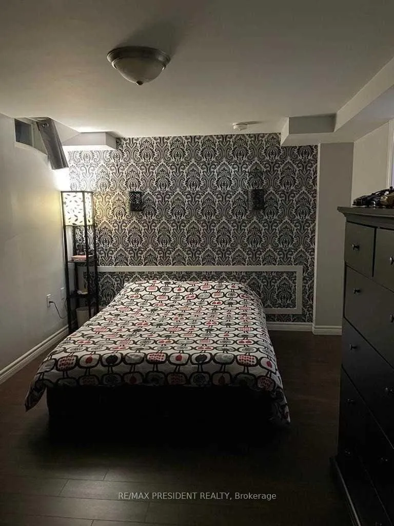 Photo 3 of 231 Fernforest Drive, Brampton, Sandringham-Wellington — HOMEH