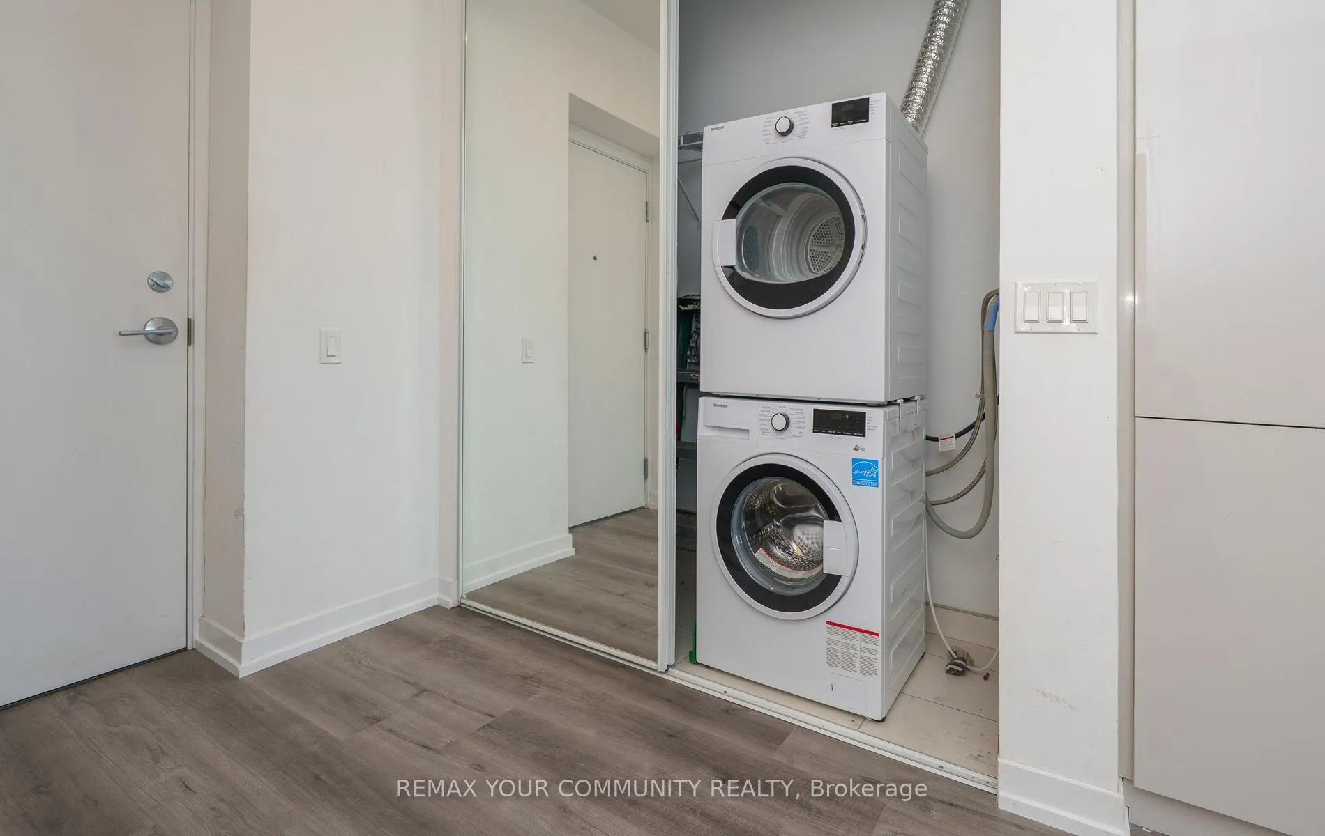 Photo 7 of Unit 301, 950 Portage Parkway, Vaughan, Vaughan Corporate Centre — HOMEH