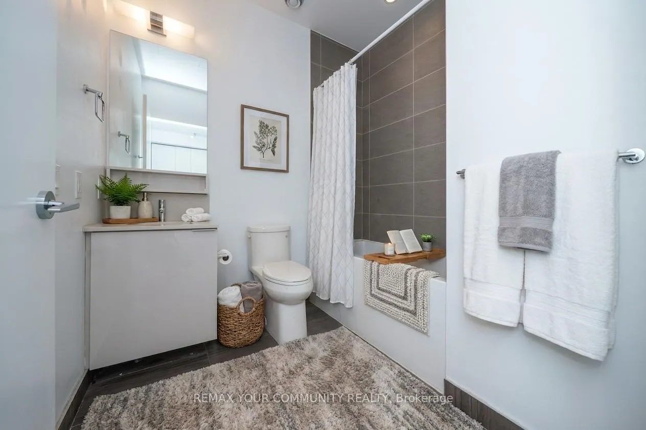 Photo 8 of Unit 301, 950 Portage Parkway, Vaughan, Vaughan Corporate Centre — HOMEH