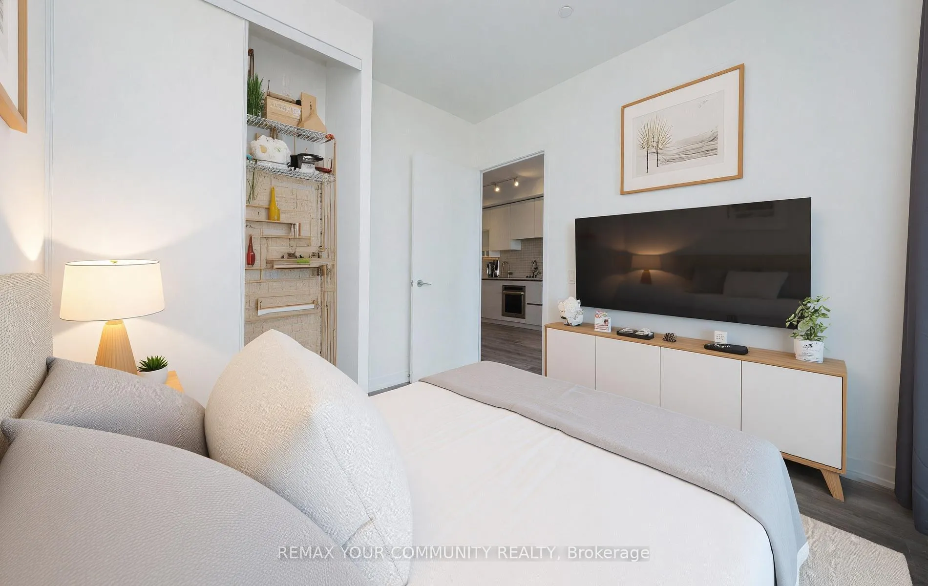 Photo 9 of Unit 301, 950 Portage Parkway, Vaughan, Vaughan Corporate Centre — HOMEH