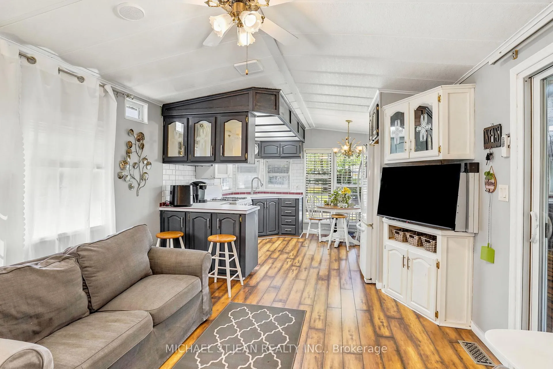 Photo 7 of Unit B34, 2490 Governors Road, Hamilton, Rural Ancaster — HOMEH