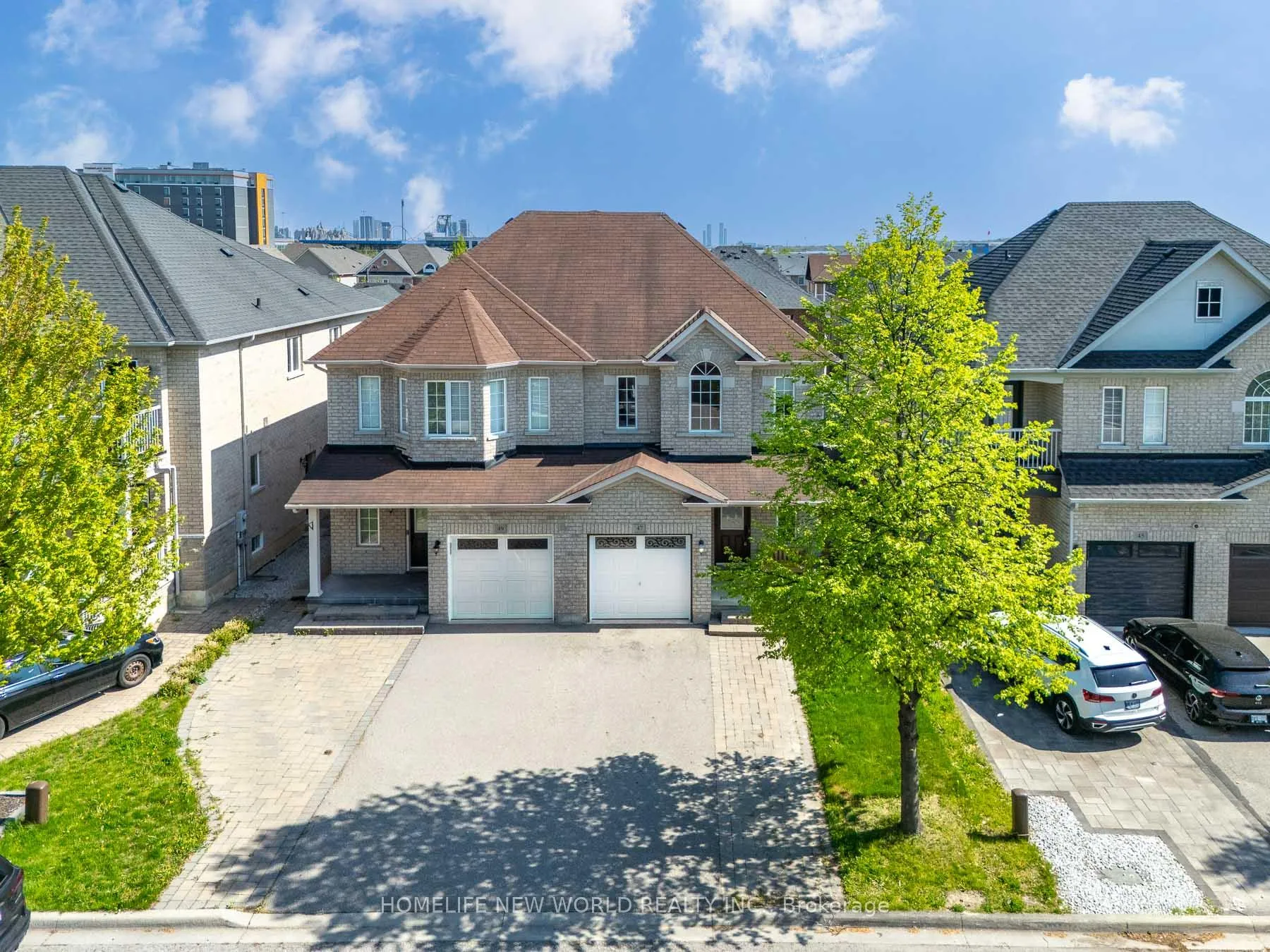 Photo 2 of 47 Ozner Crescent, Vaughan, Vellore Village — HOMEH