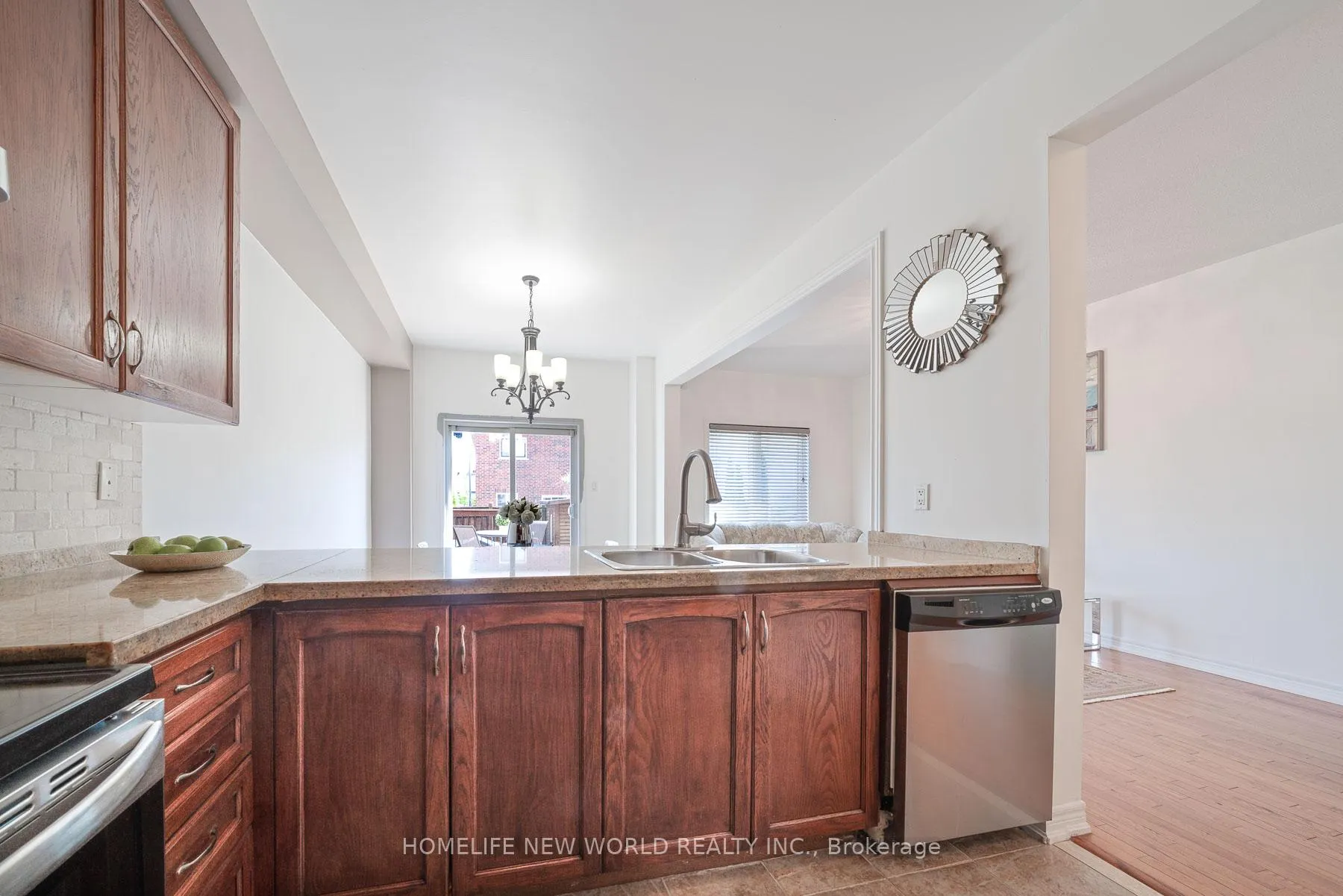 Photo 7 of 47 Ozner Crescent, Vaughan, Vellore Village — HOMEH