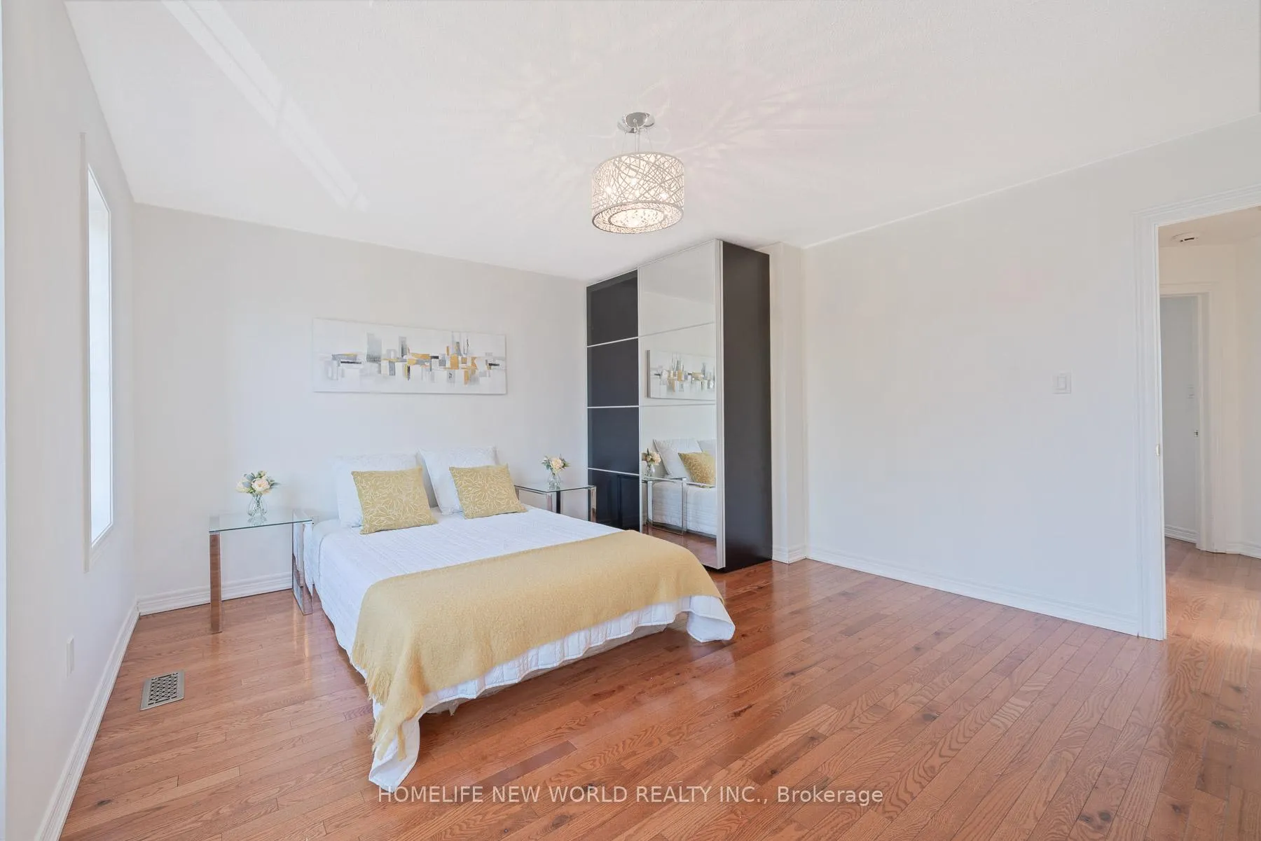 Photo 16 of 47 Ozner Crescent, Vaughan, Vellore Village — HOMEH
