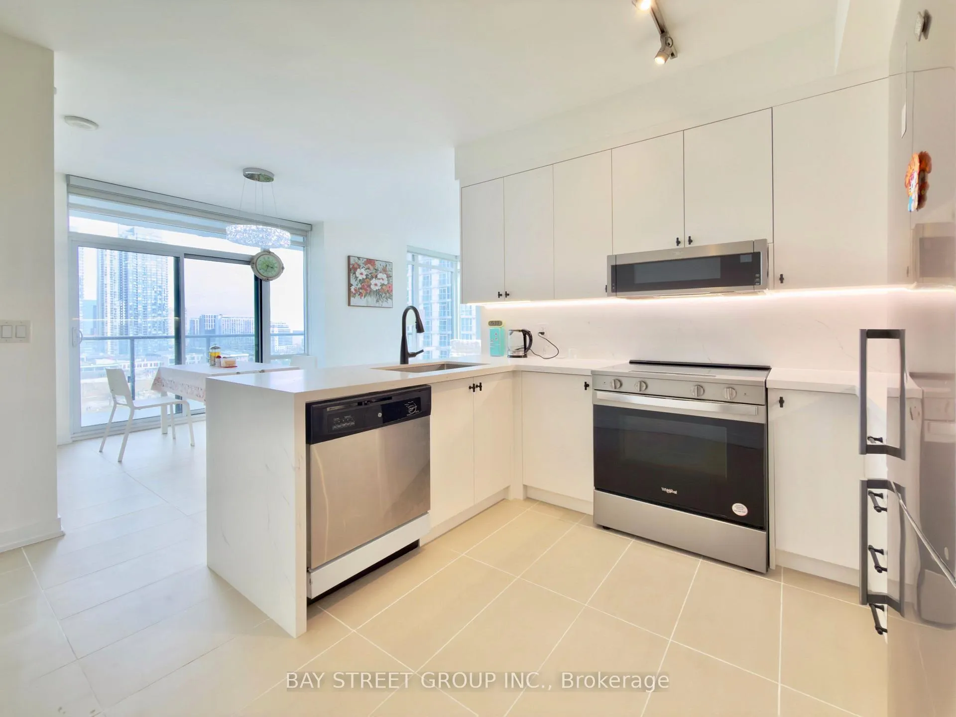 Photo 9 of Unit 1209, 170 Fort York Boulevard, Toronto, Waterfront Communities — HOMEH