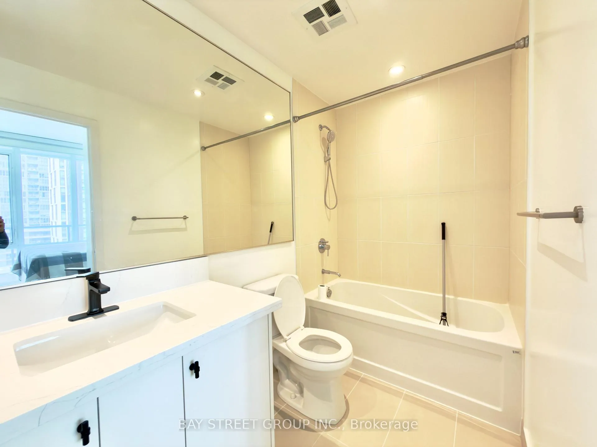 Photo 23 of Unit 1209, 170 Fort York Boulevard, Toronto, Waterfront Communities — HOMEH