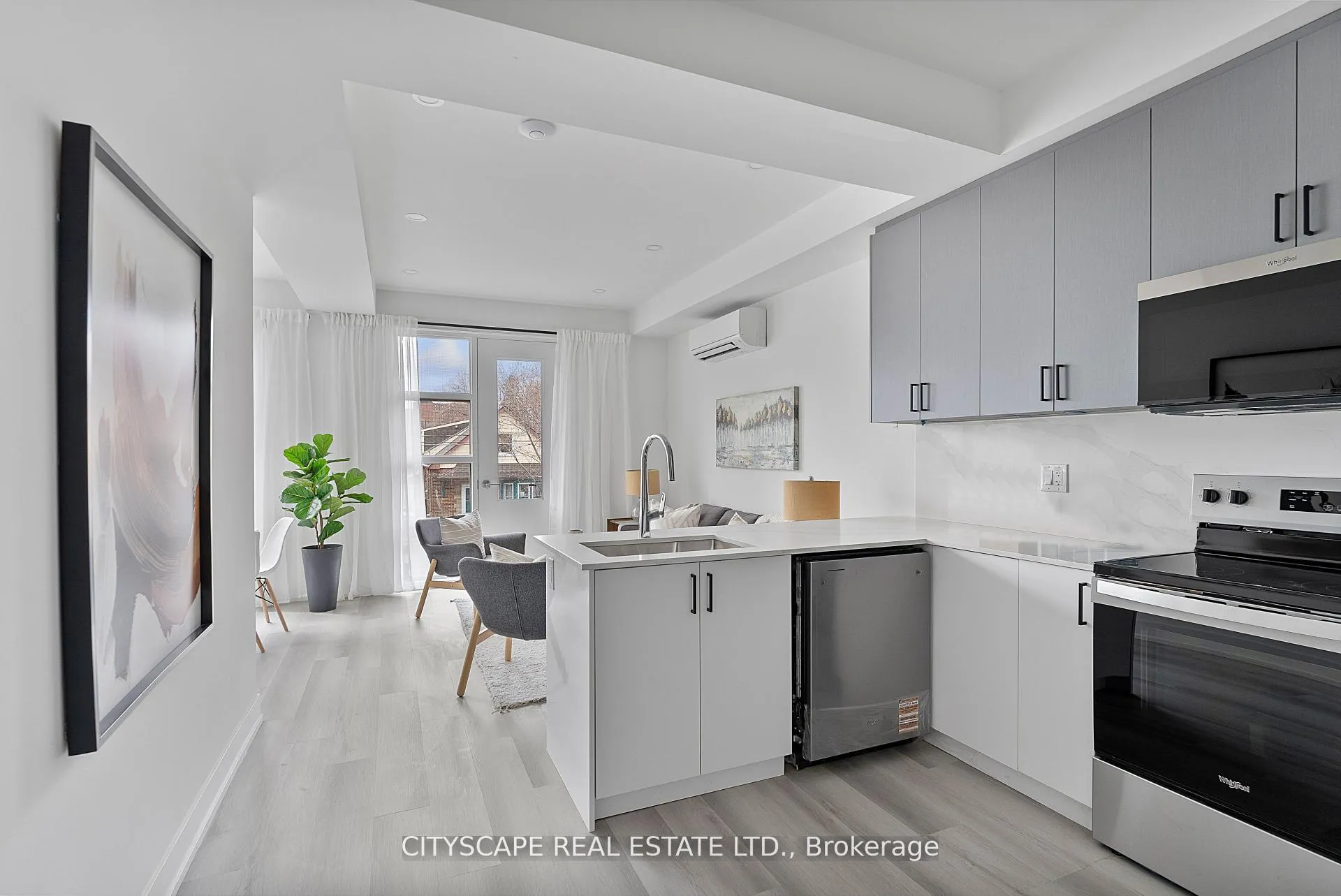 Photo 4 of Unit 4 Upper, 587 Oakwood Avenue, Toronto, Oakwood Village — HOMEH